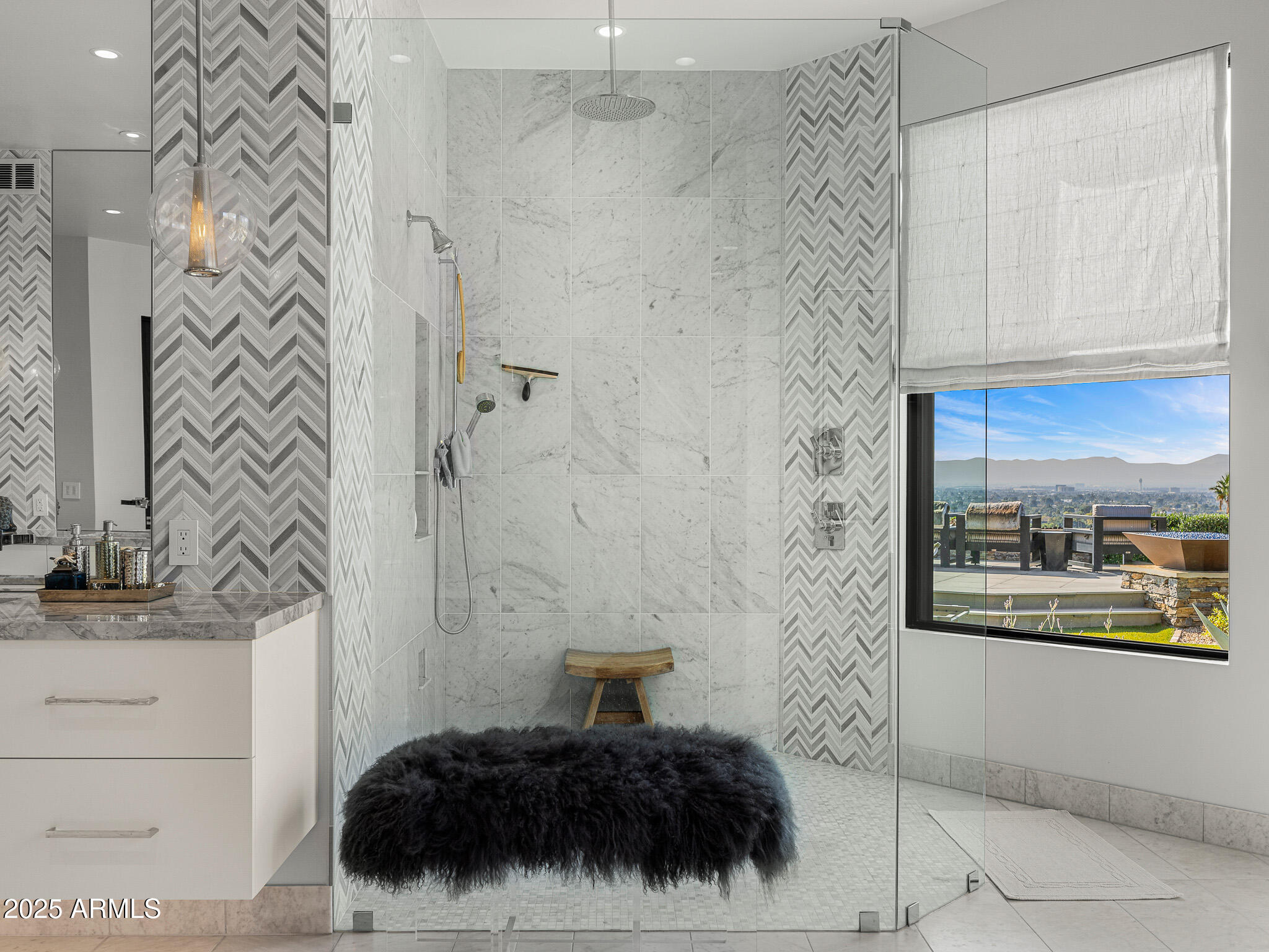 5630 E ROCKRIDGE Road