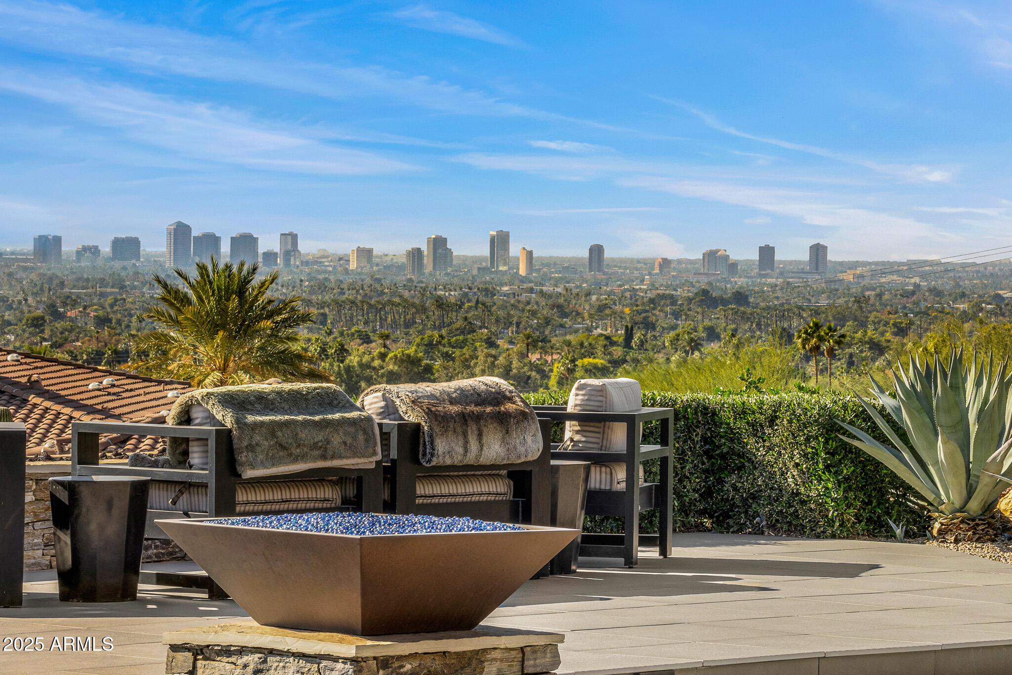 5630 E ROCKRIDGE Road