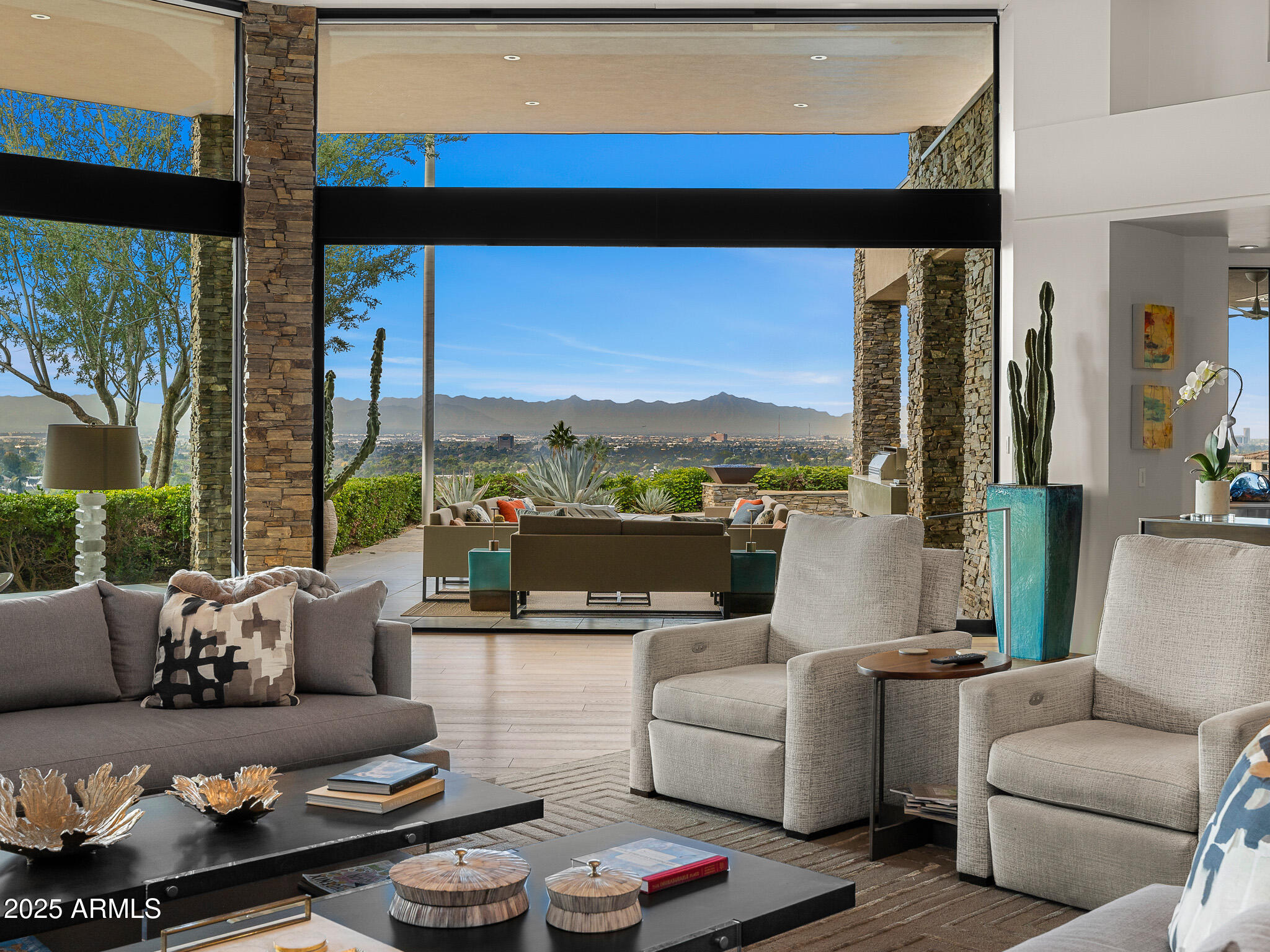 5630 E ROCKRIDGE Road