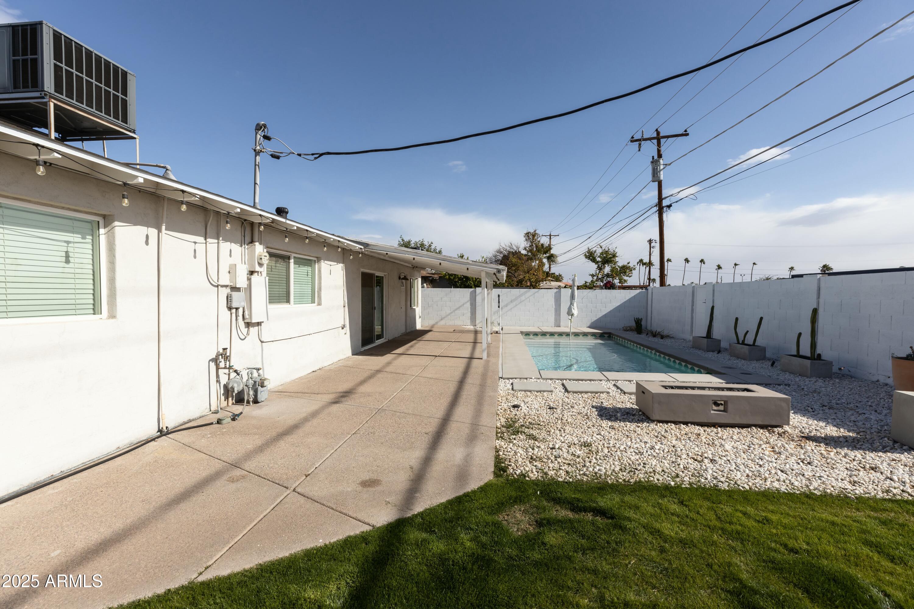 7301 E ALMERIA Road