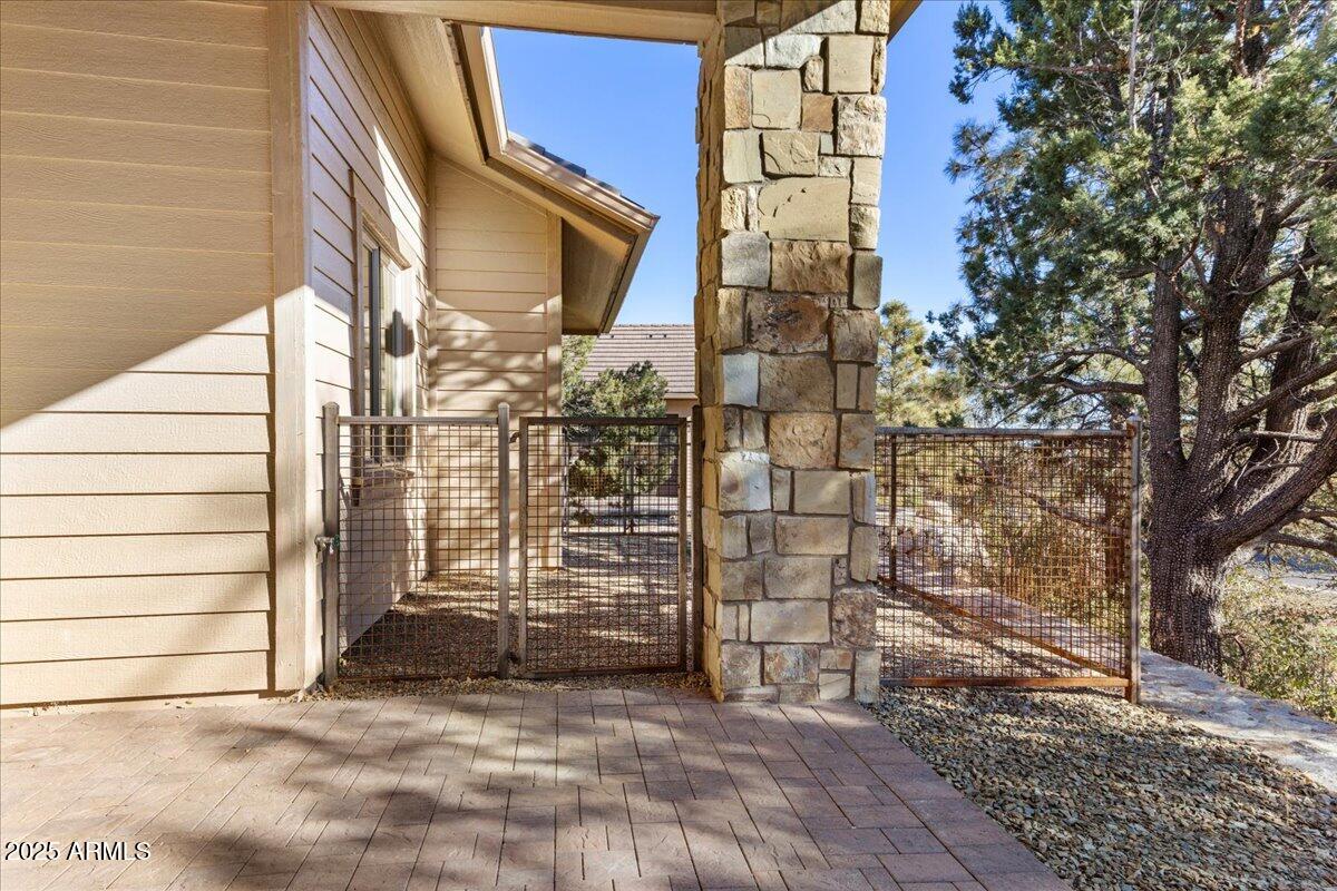 1811 FOREST CREEK Lane