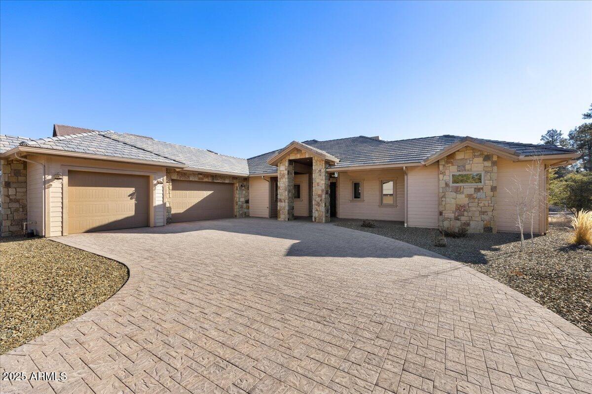 1811 FOREST CREEK Lane