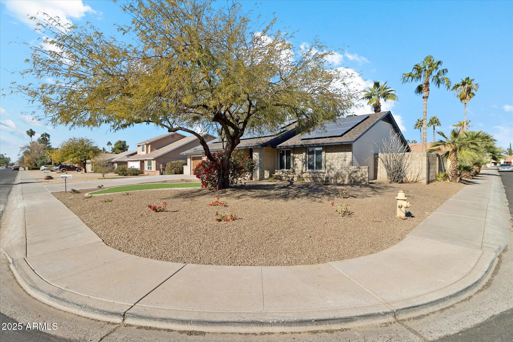 4726 E GRANDVIEW Road