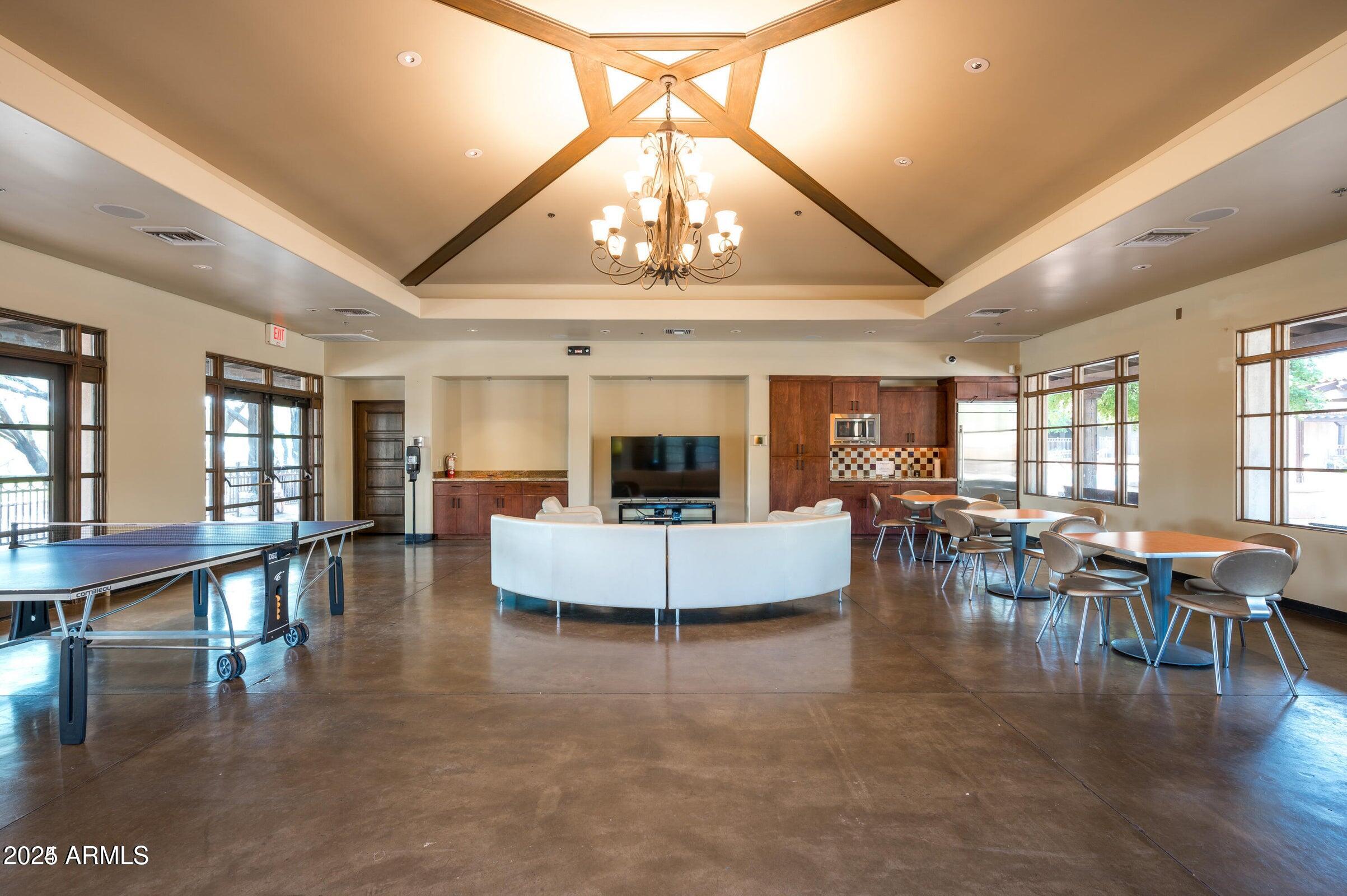 9887 E EDGESTONE Drive