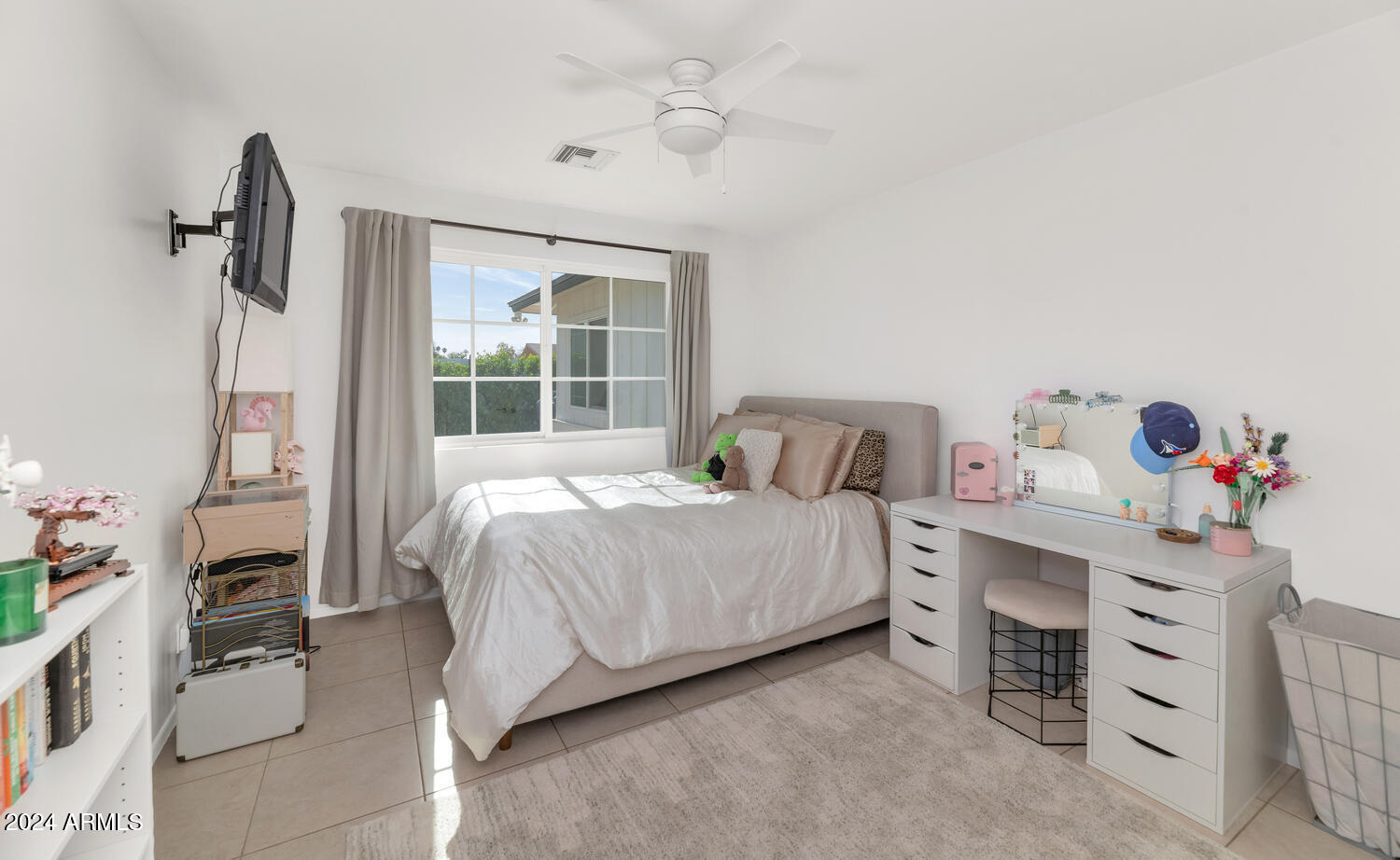 4901 E FLOWER Street