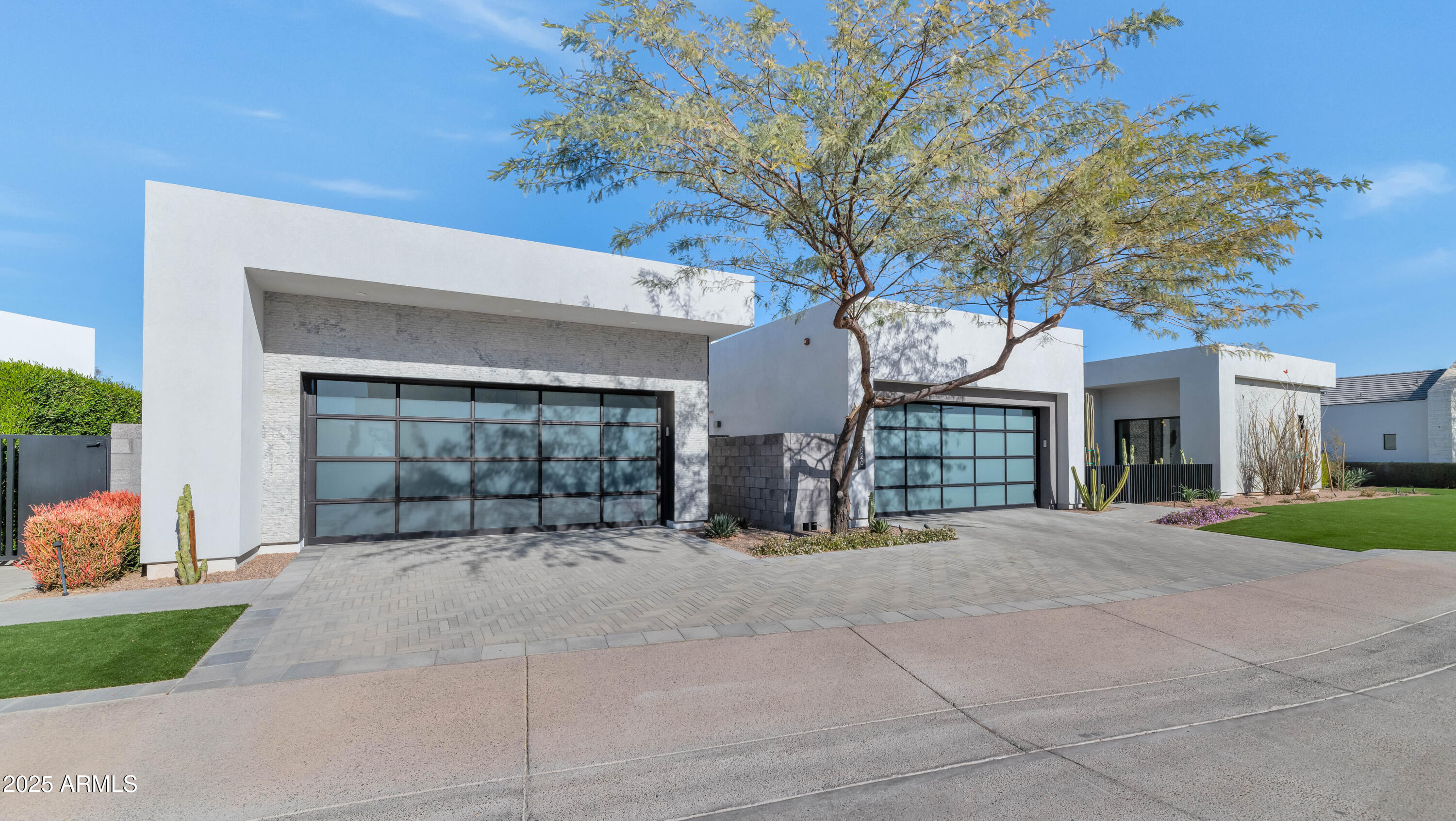 6826 E JOSHUA TREE Lane