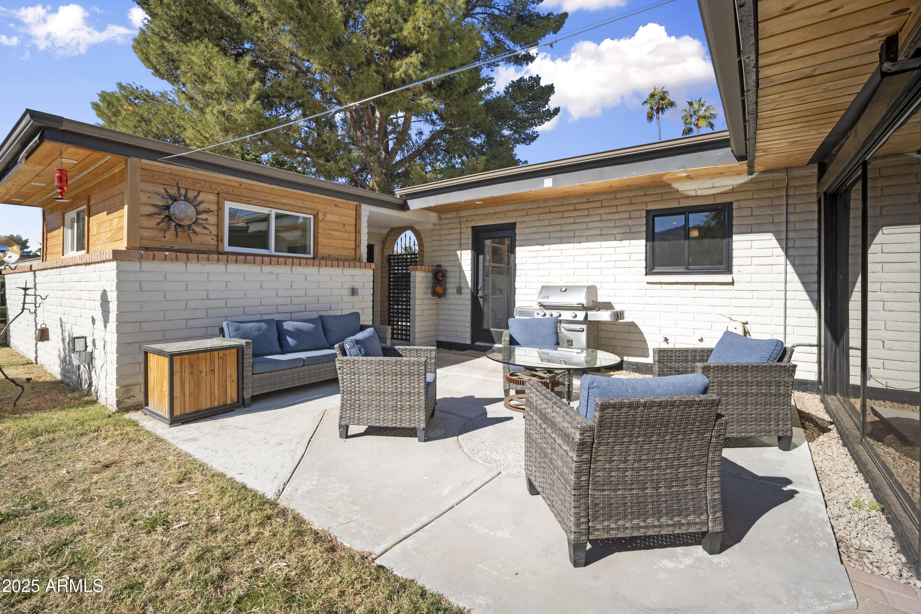 347 W SOUTHERN HILLS Road