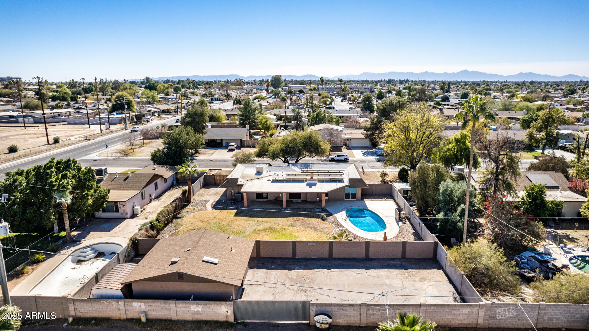 3110 W Paradise Drive