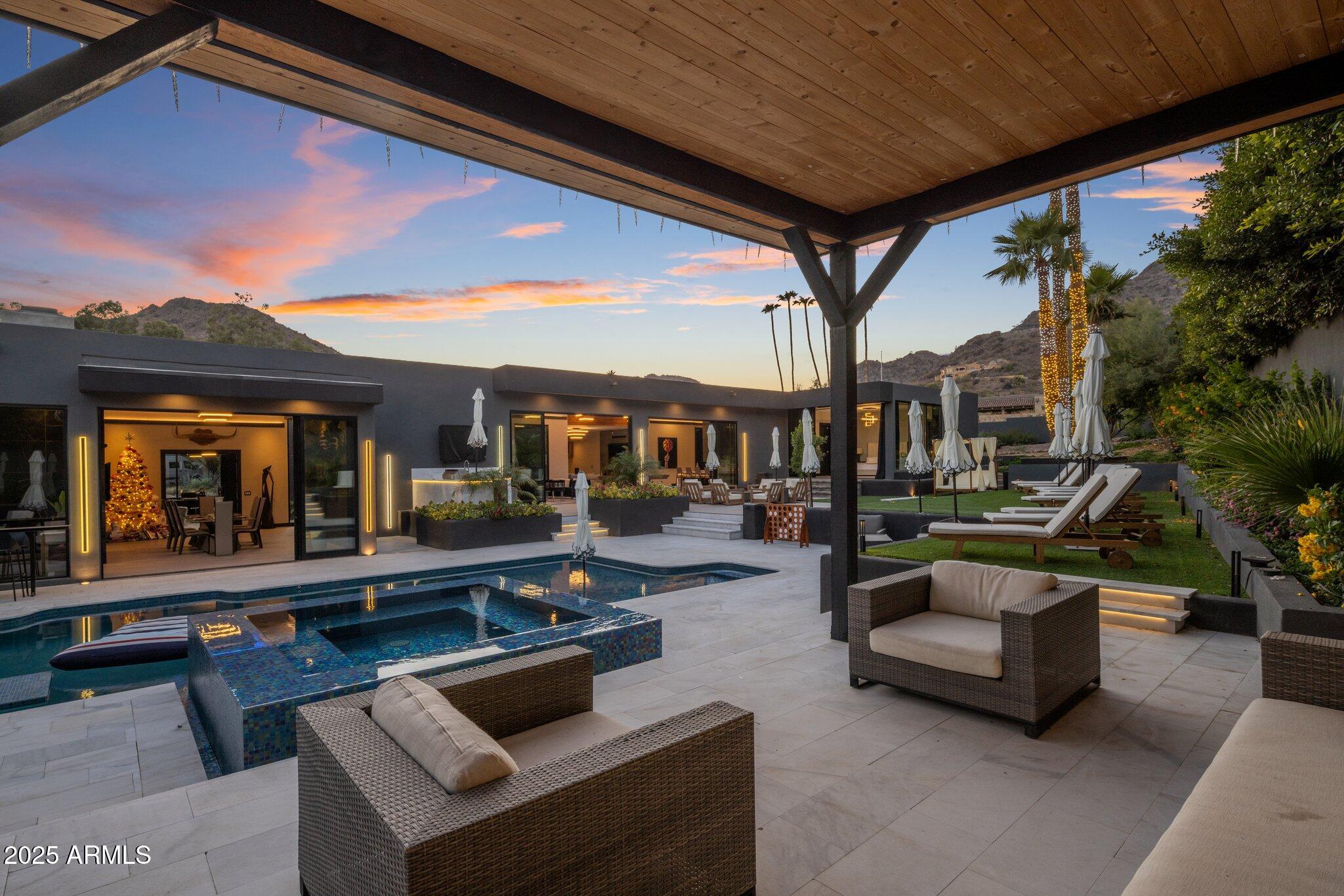 7223 N BLACK ROCK Trail