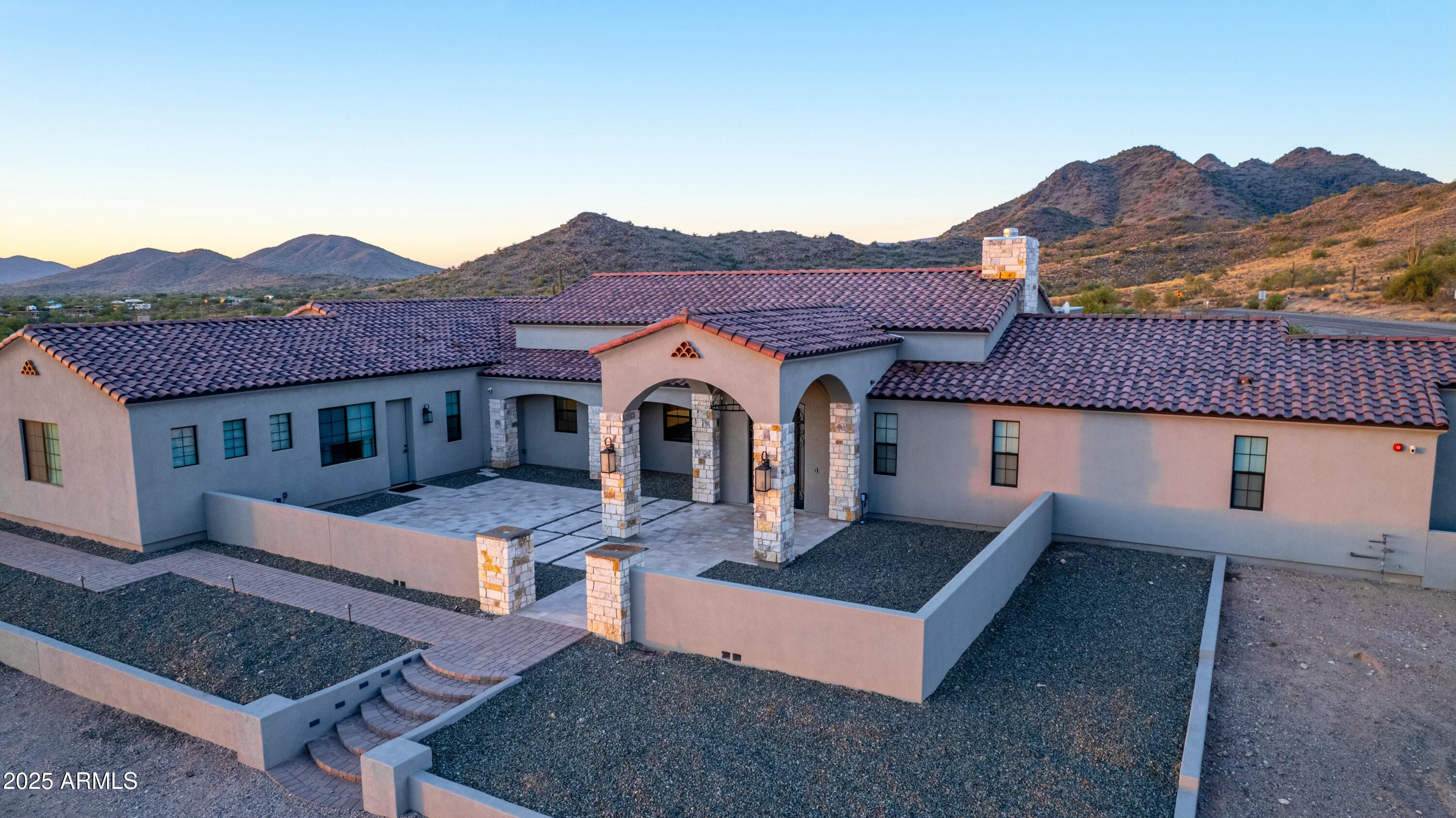 3162 E DOLORES Road