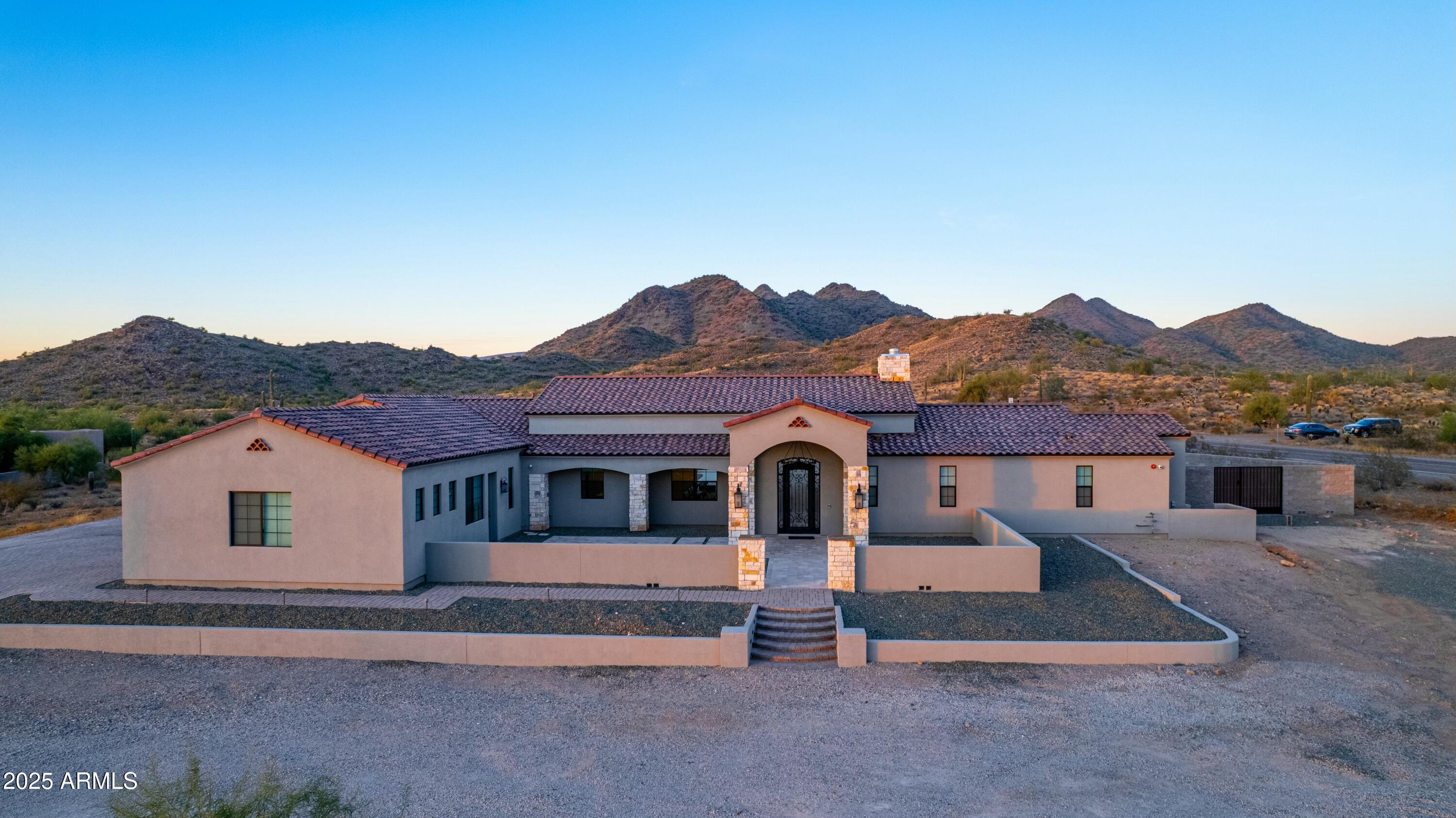 3162 E DOLORES Road