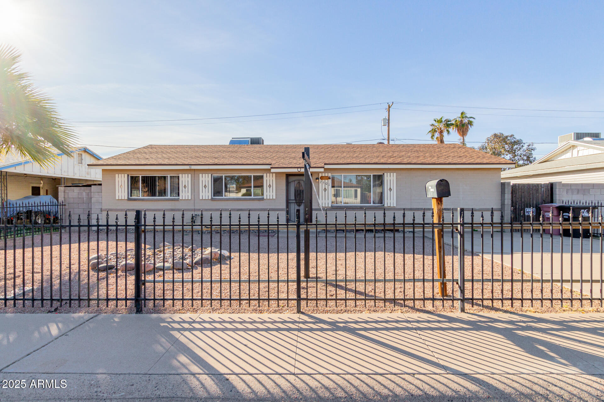 7501 E PIERCE Street
