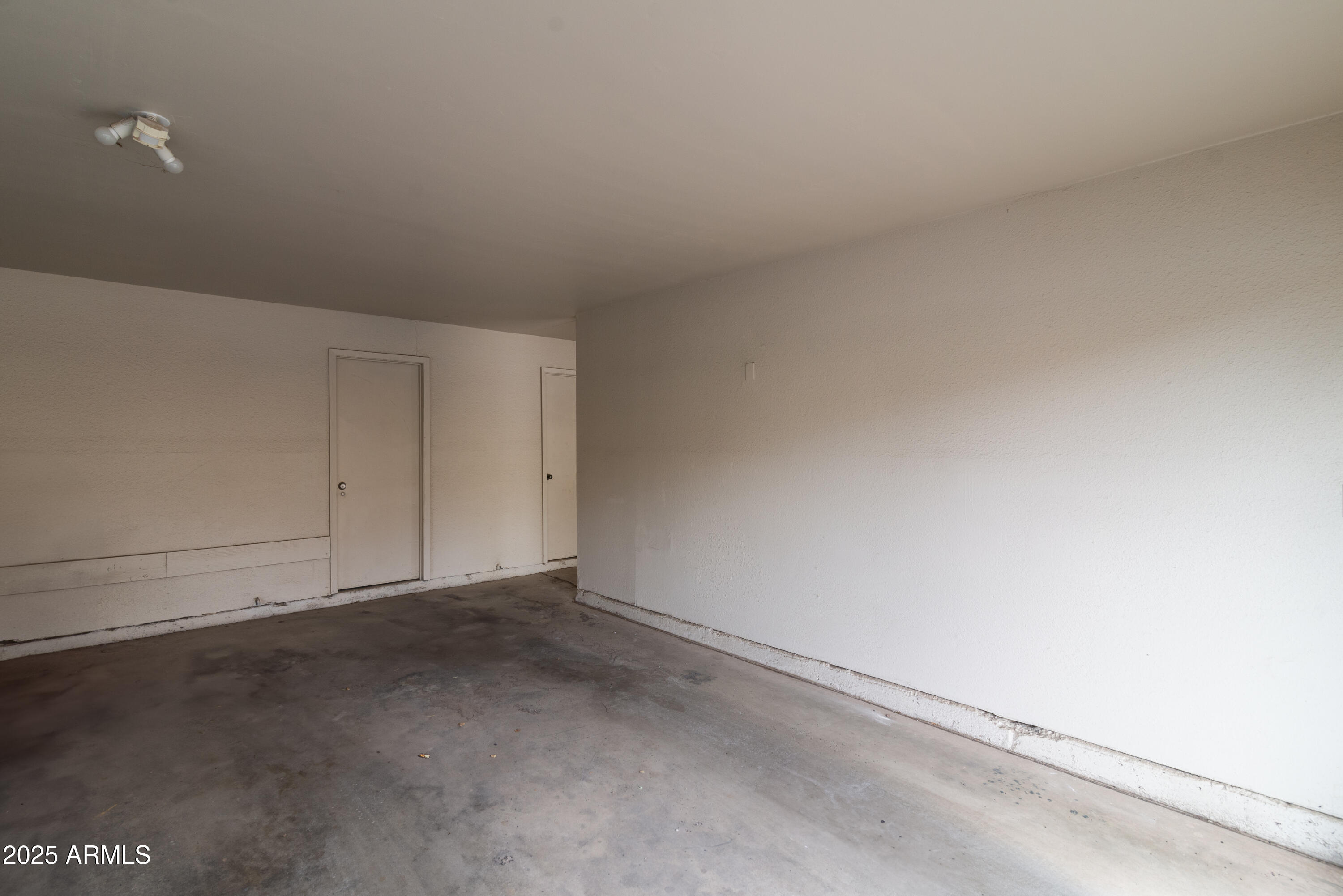 1125 N 84TH Place