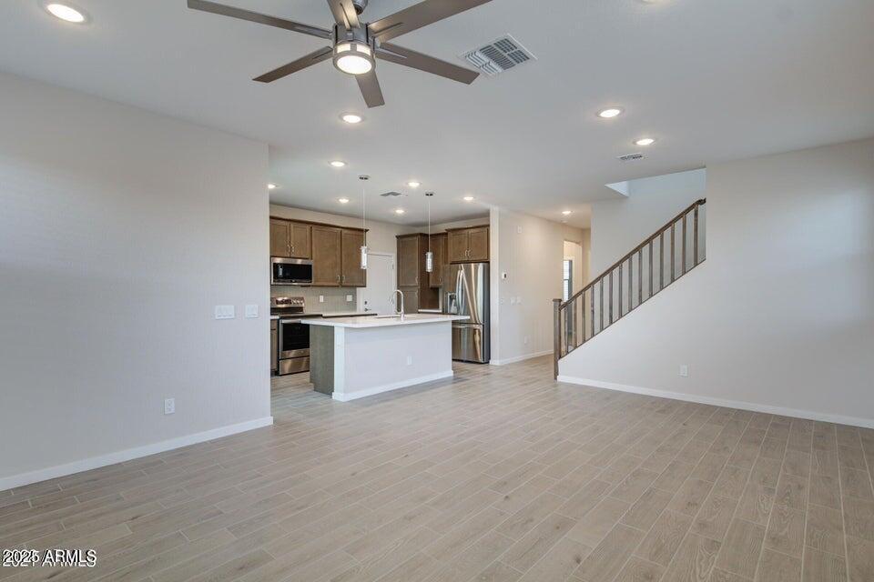 2831 S CENTRAL Drive