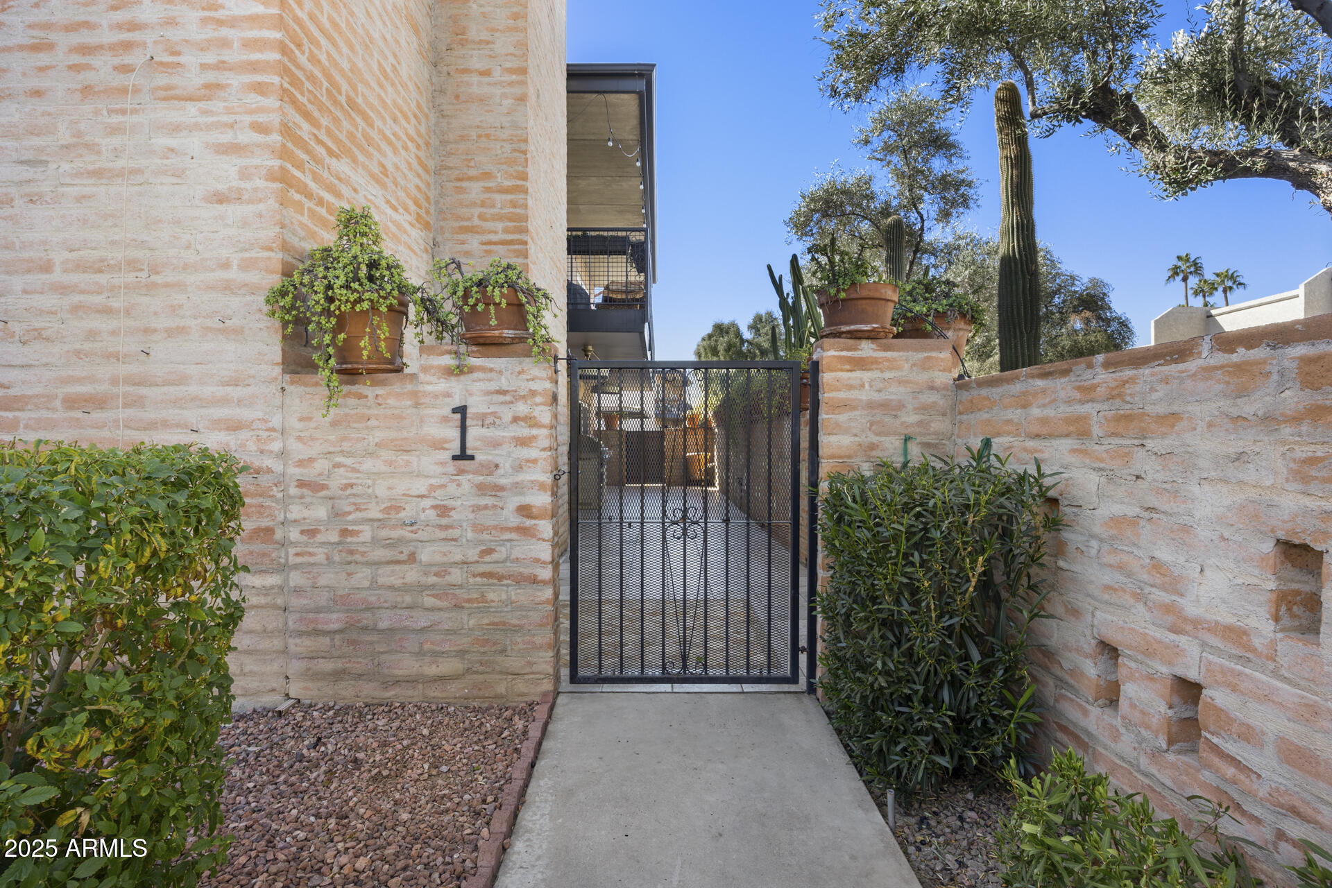 7401 E NORTHLAND Drive # 1