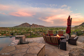 4636 E MOONLIGHT Way # 0