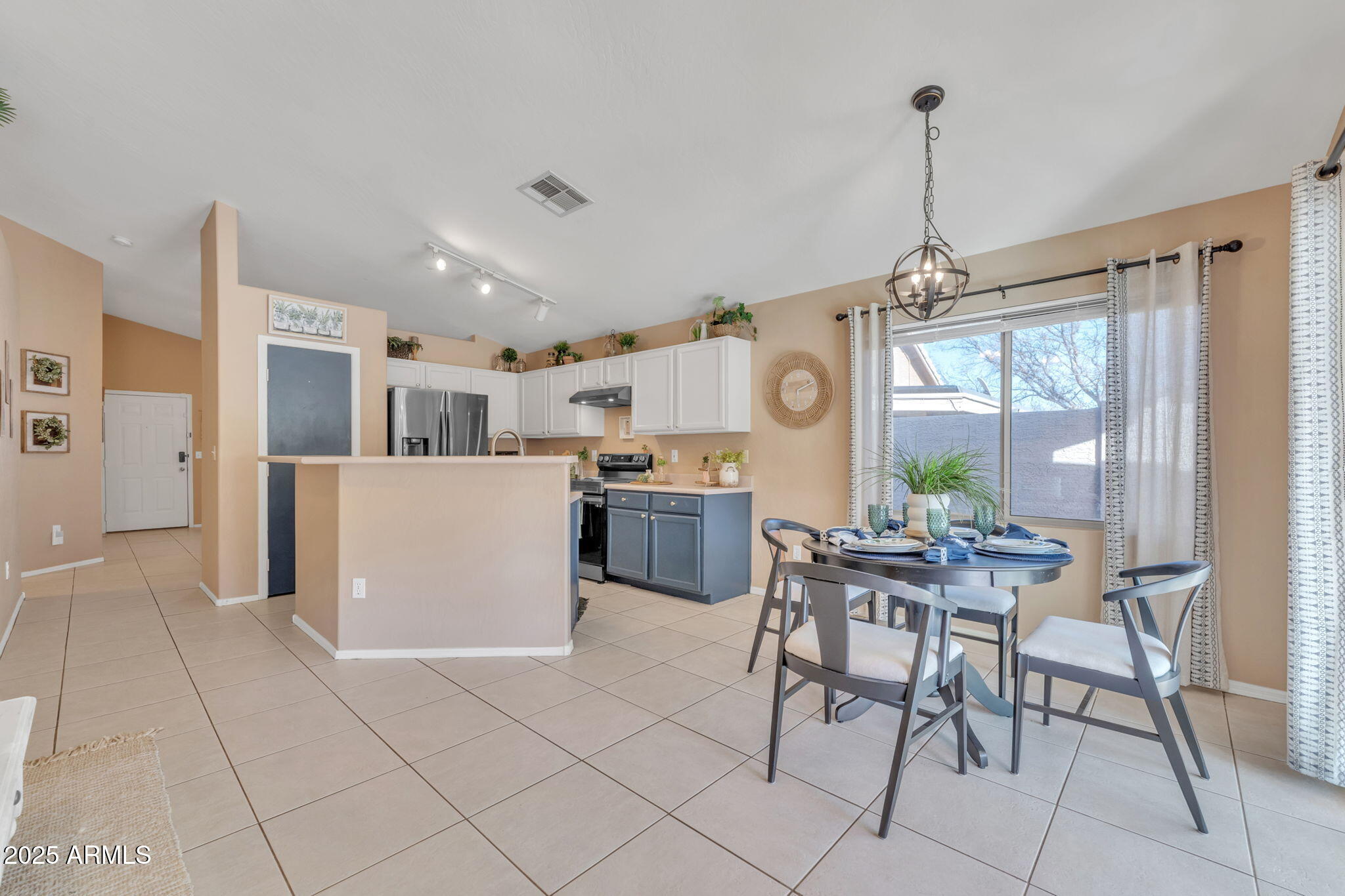 2019 E WAHALLA Lane