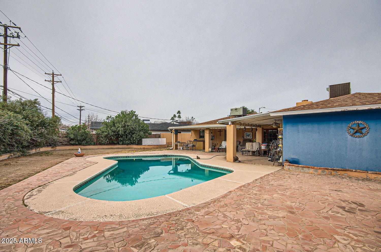 2929 N 55TH Place
