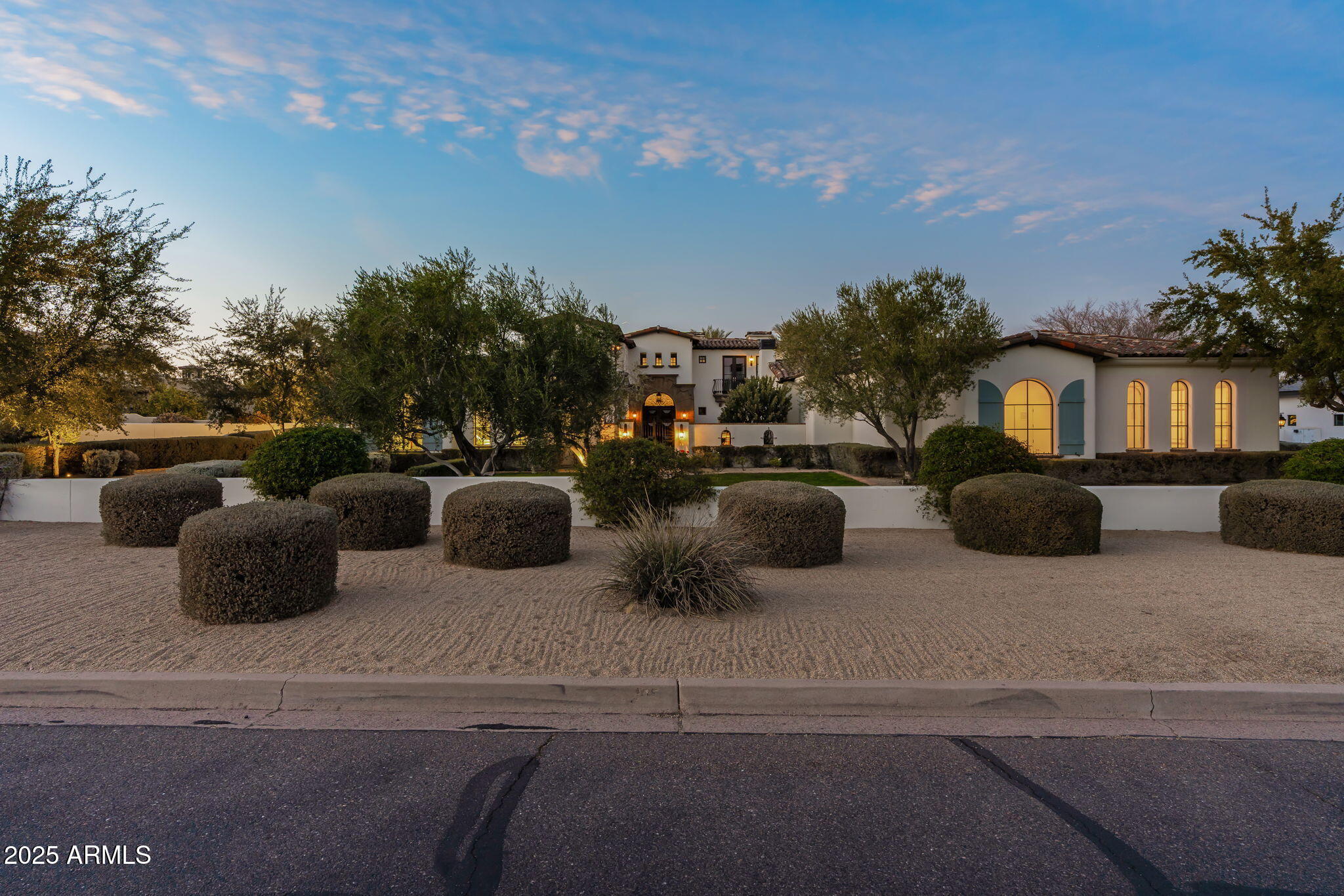 5016 E BUTLER Drive