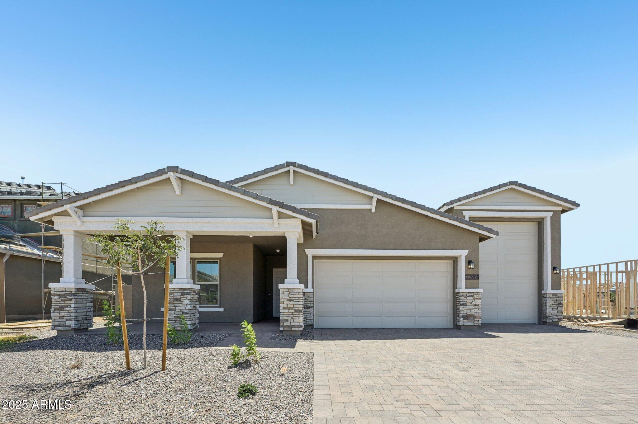 22961 E TWIN ACRES Drive