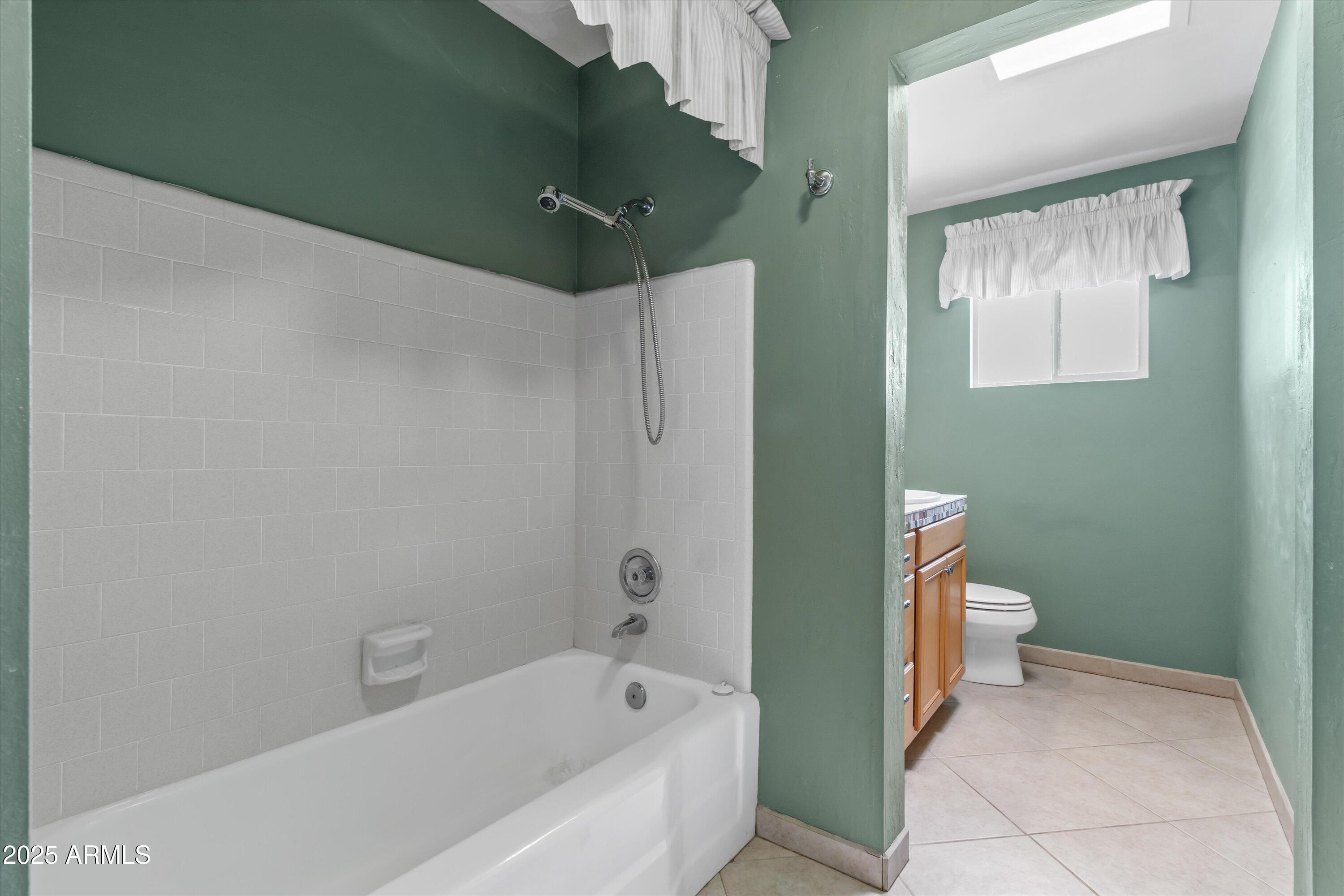 1509 W Tuckey Lane
