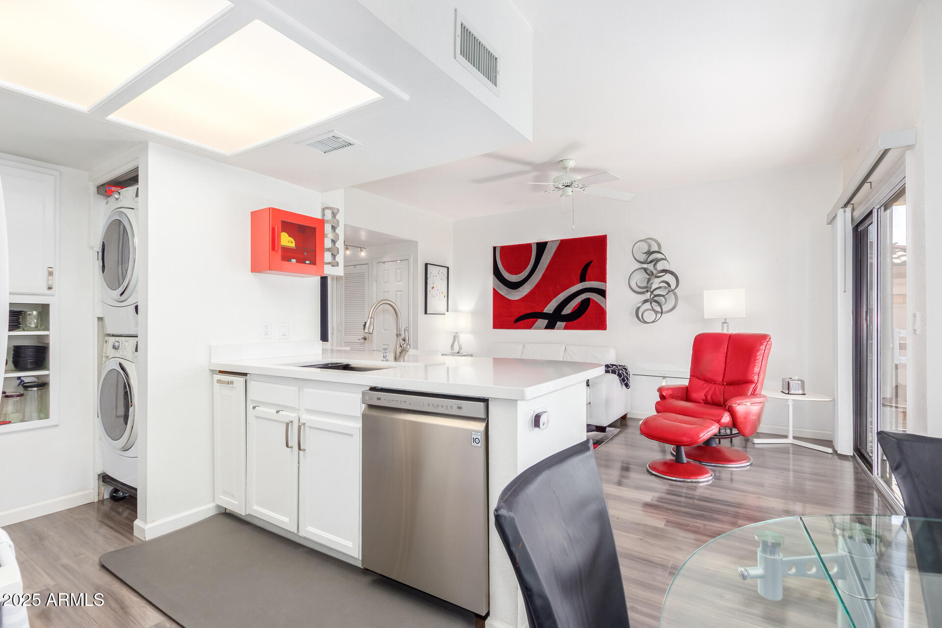9711 E MOUNTAIN VIEW Road # 2524