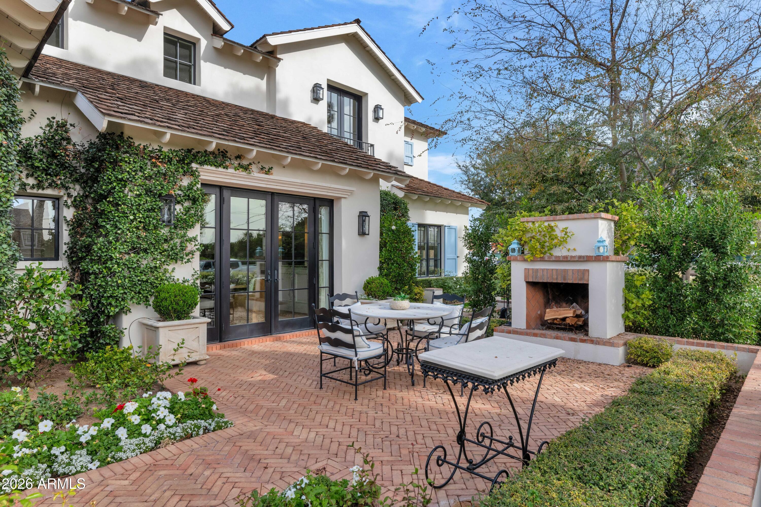 5446 E EXETER Boulevard