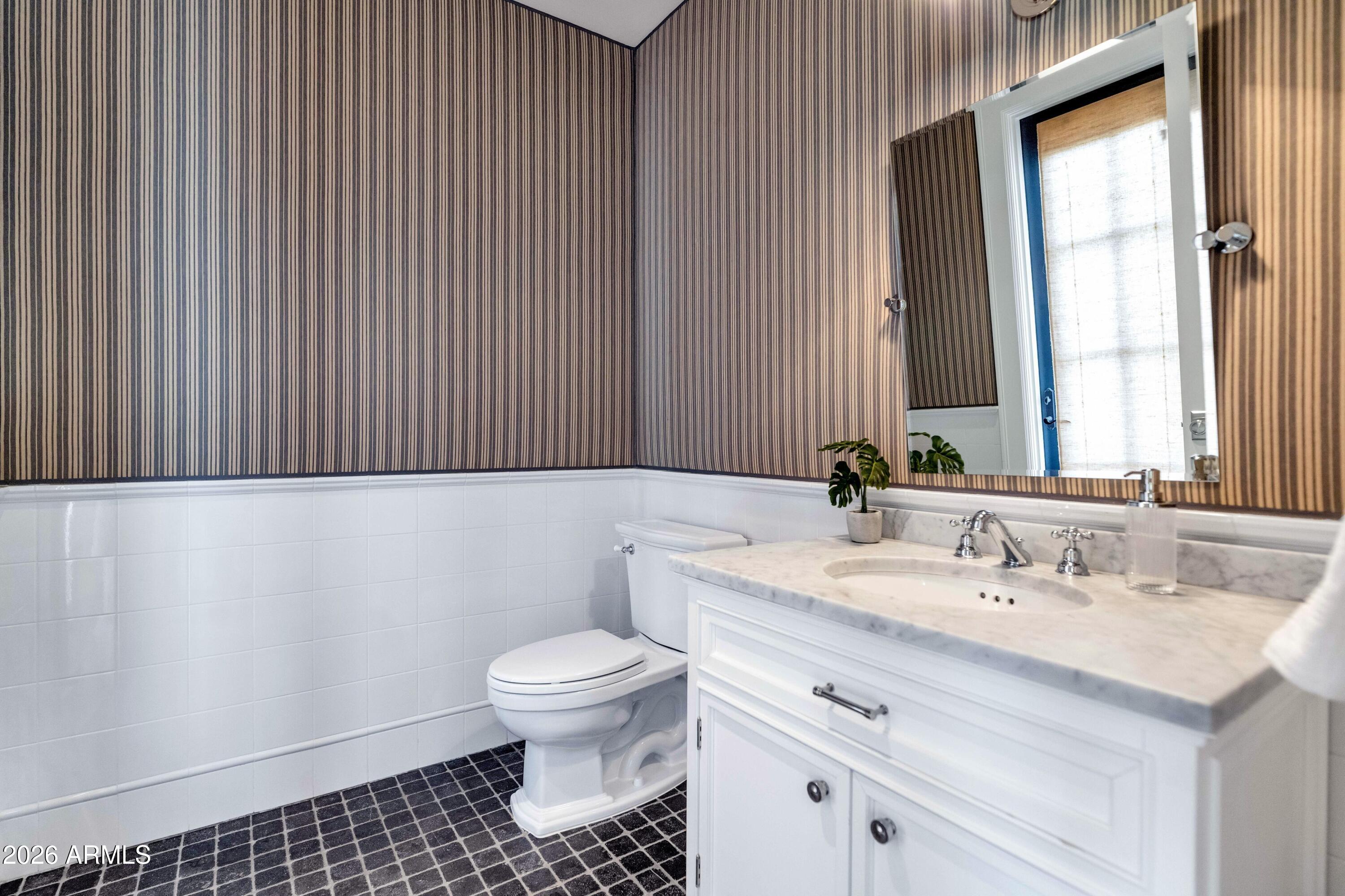 5446 E EXETER Boulevard