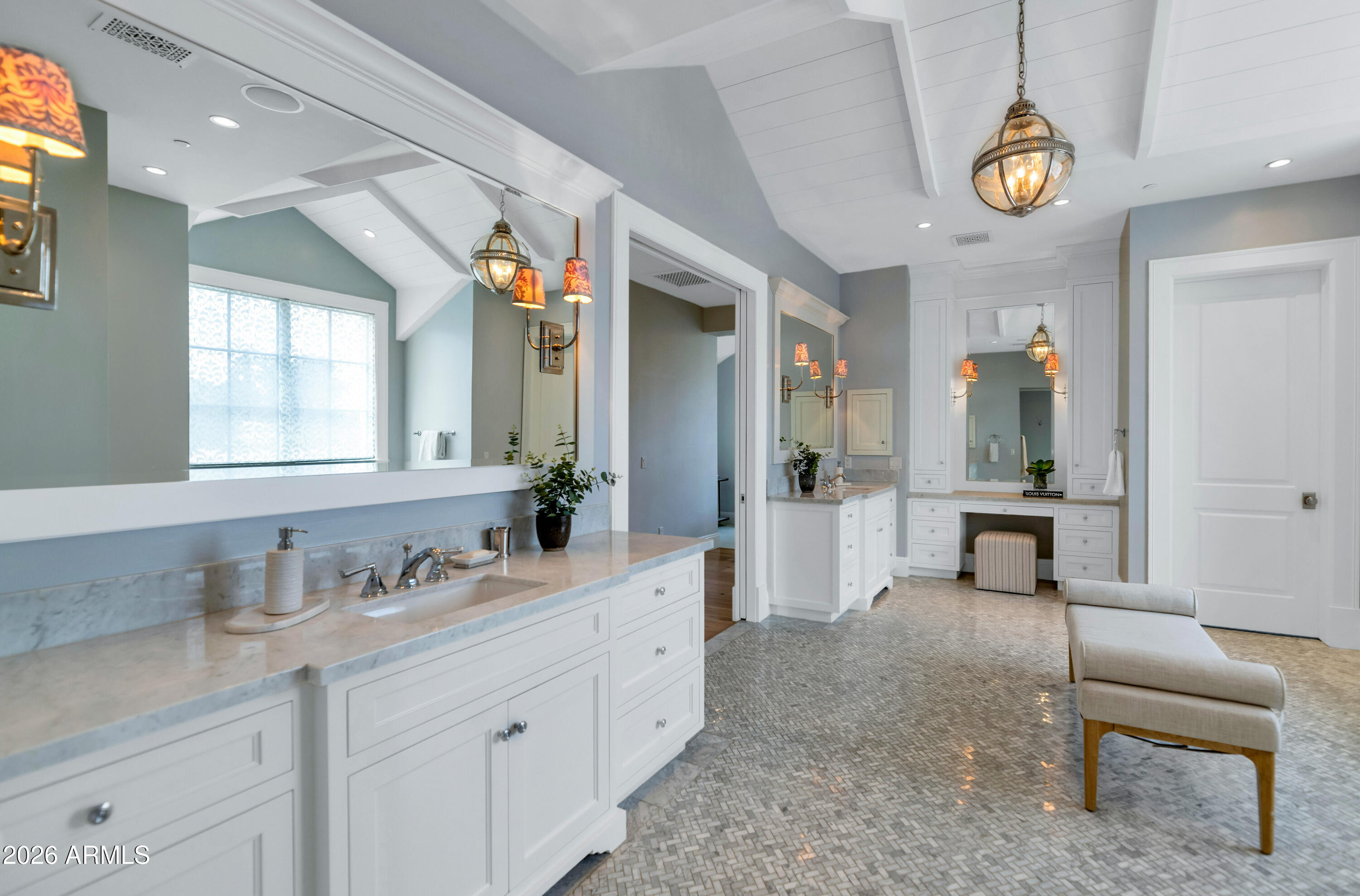 5446 E EXETER Boulevard