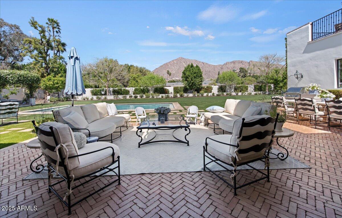 5446 E EXETER Boulevard