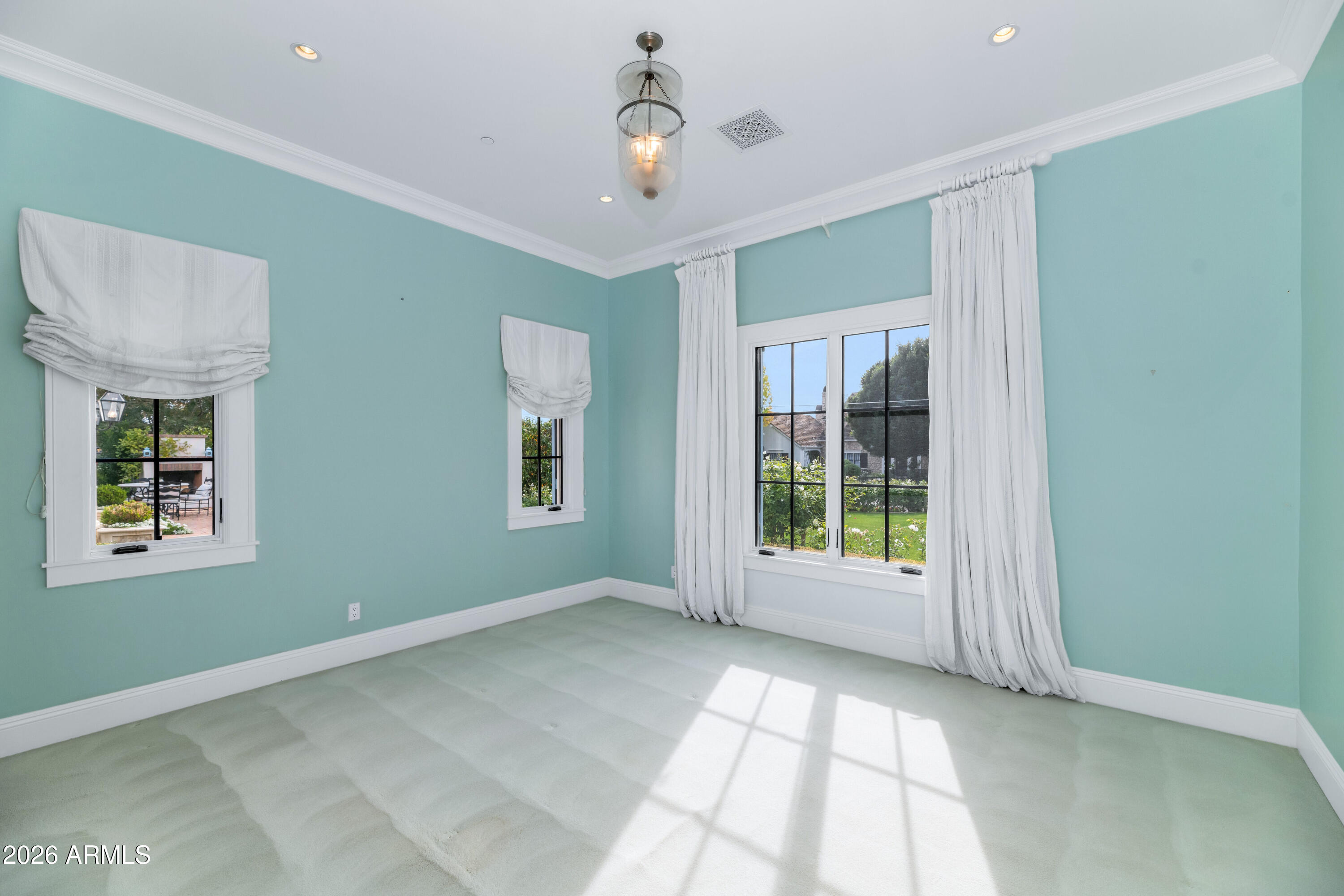 5446 E EXETER Boulevard