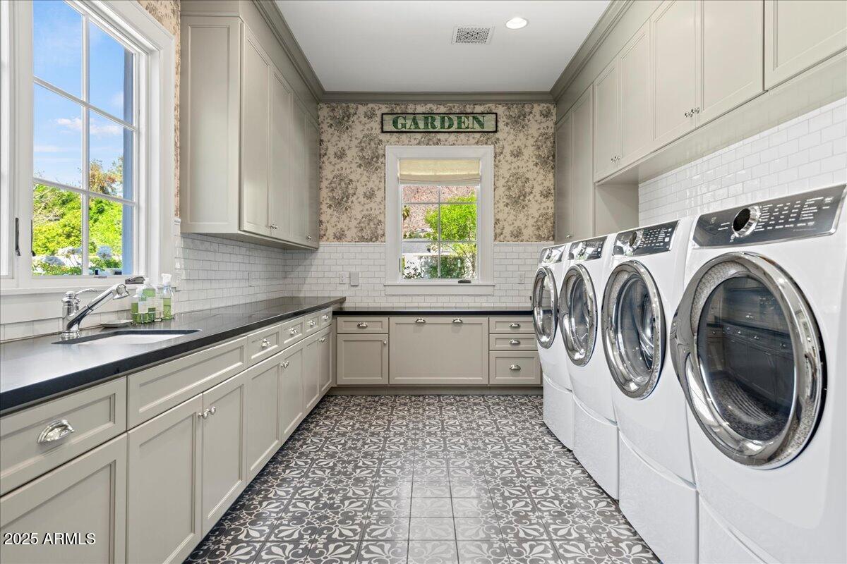 5446 E EXETER Boulevard