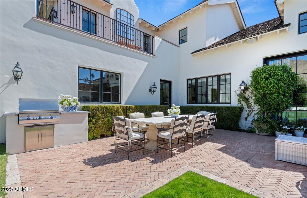 5446 E EXETER Boulevard