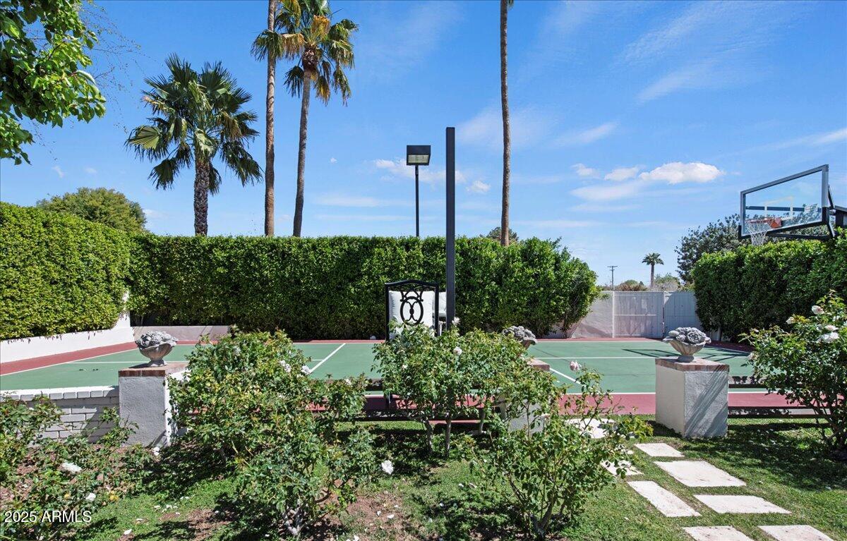 5446 E EXETER Boulevard