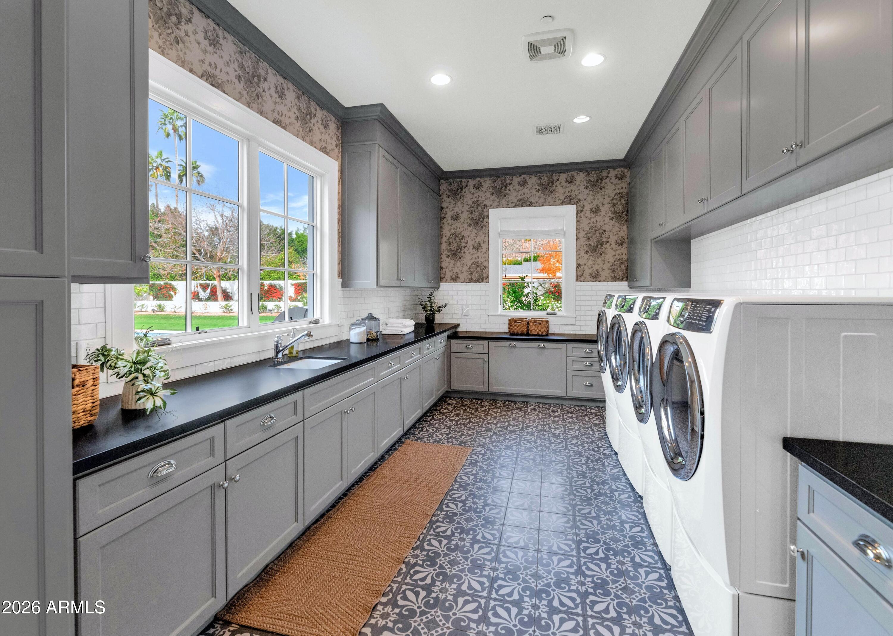 5446 E EXETER Boulevard