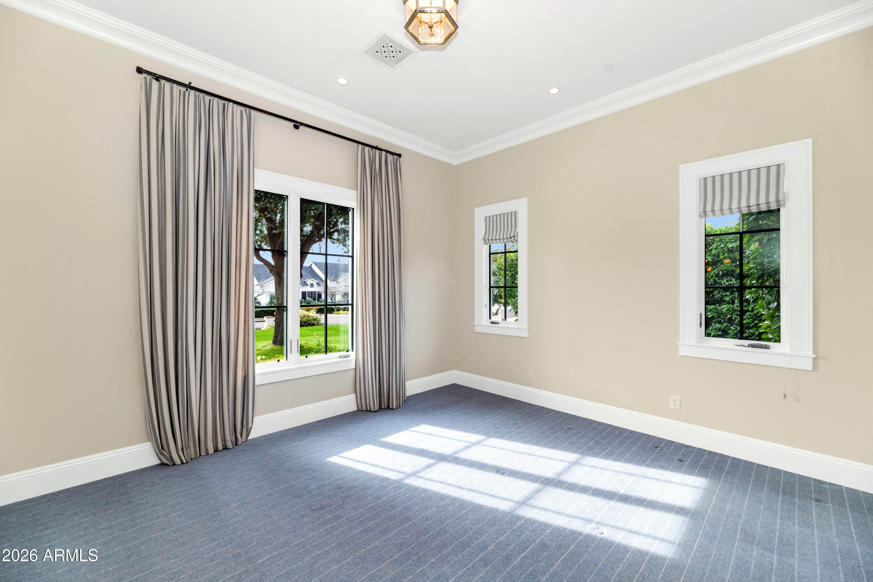 5446 E EXETER Boulevard