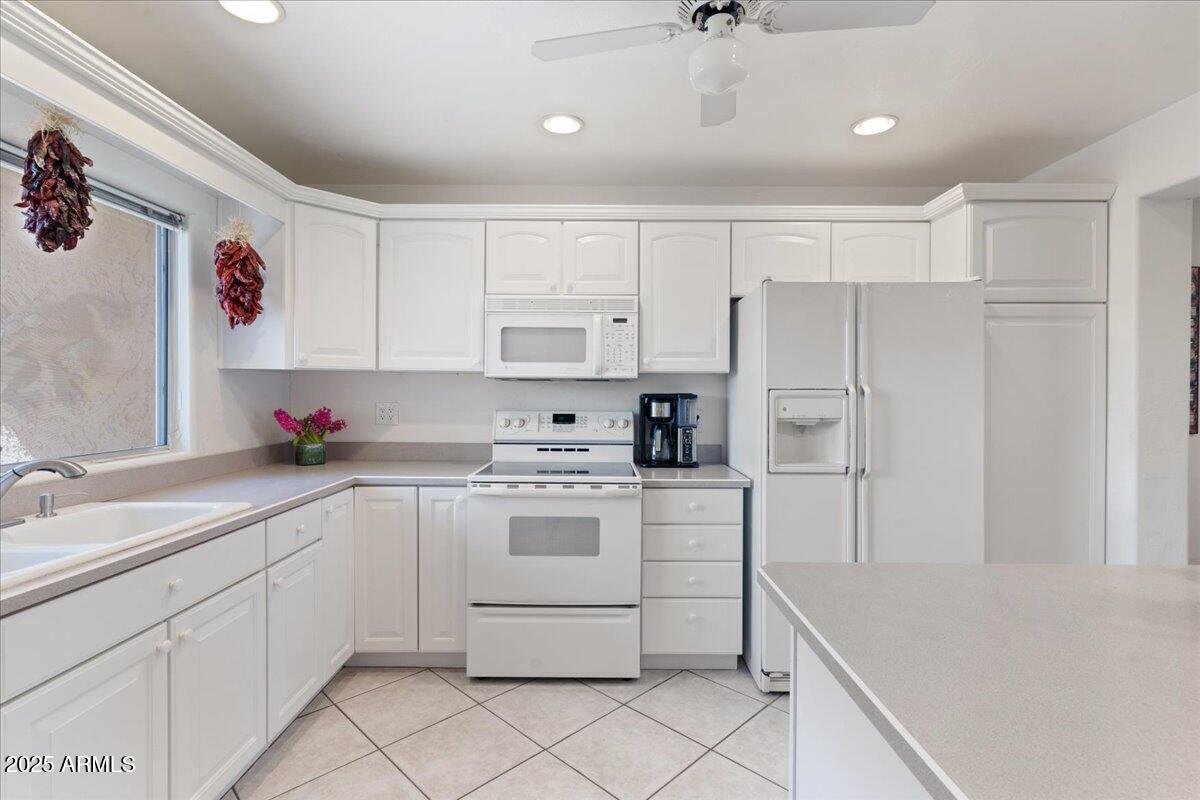 7312 N VIA CAMELLO DEL NORTE Street, 95