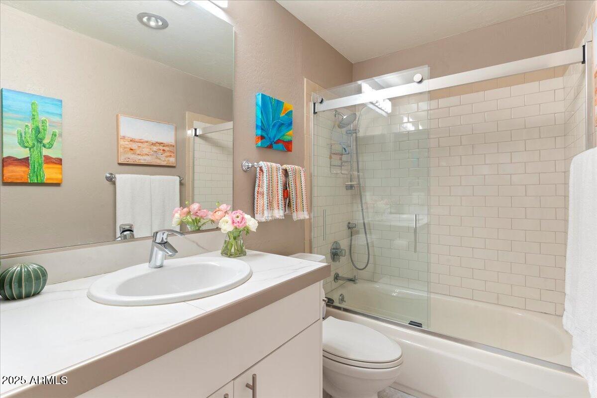 7312 N VIA CAMELLO DEL NORTE Street, 95