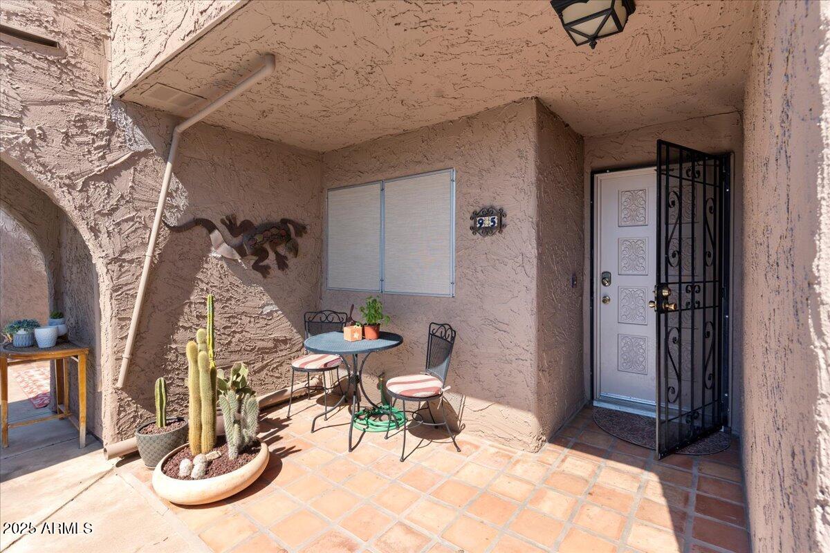 7312 N VIA CAMELLO DEL NORTE Street, 95