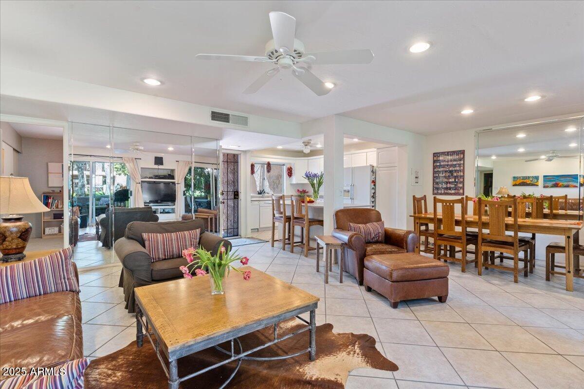 7312 N VIA CAMELLO DEL NORTE Street, 95