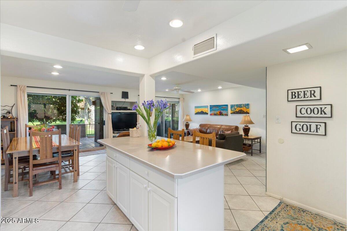 7312 N VIA CAMELLO DEL NORTE Street, 95