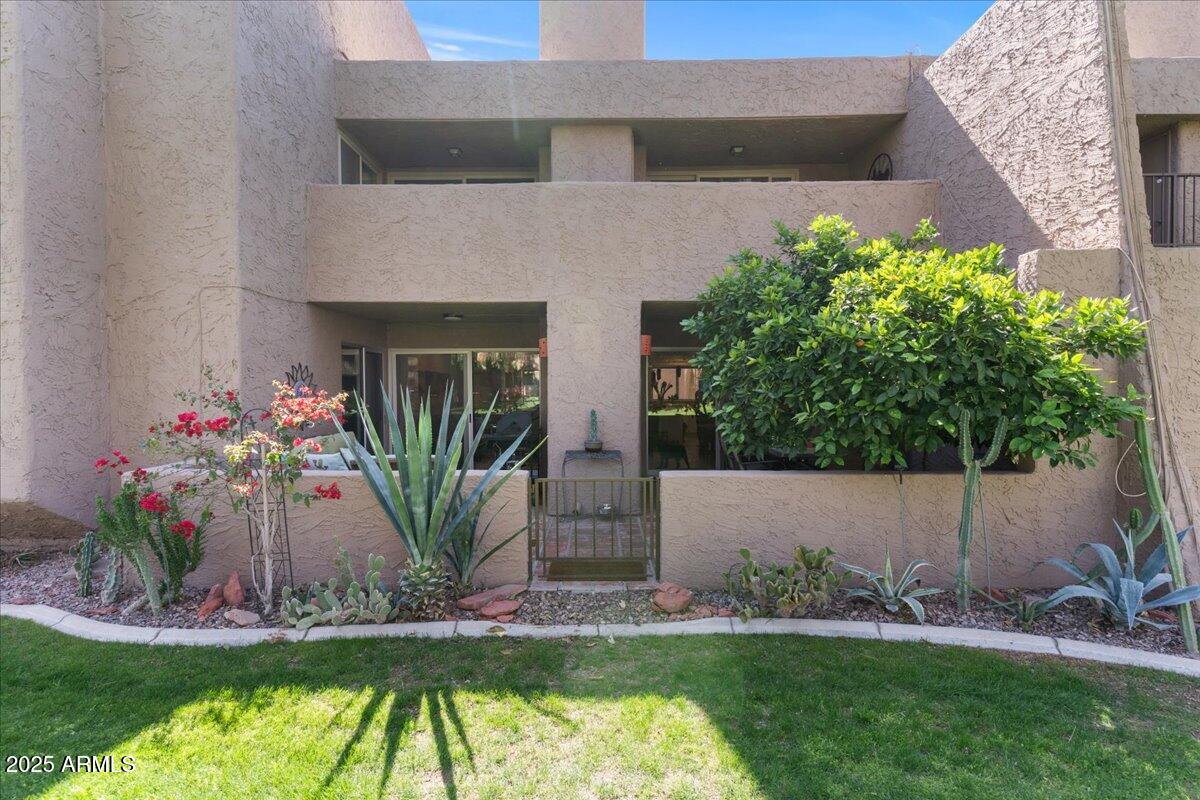 7312 N VIA CAMELLO DEL NORTE Street, 95