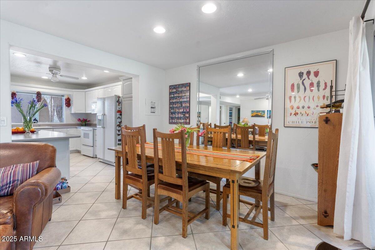 7312 N VIA CAMELLO DEL NORTE Street, 95