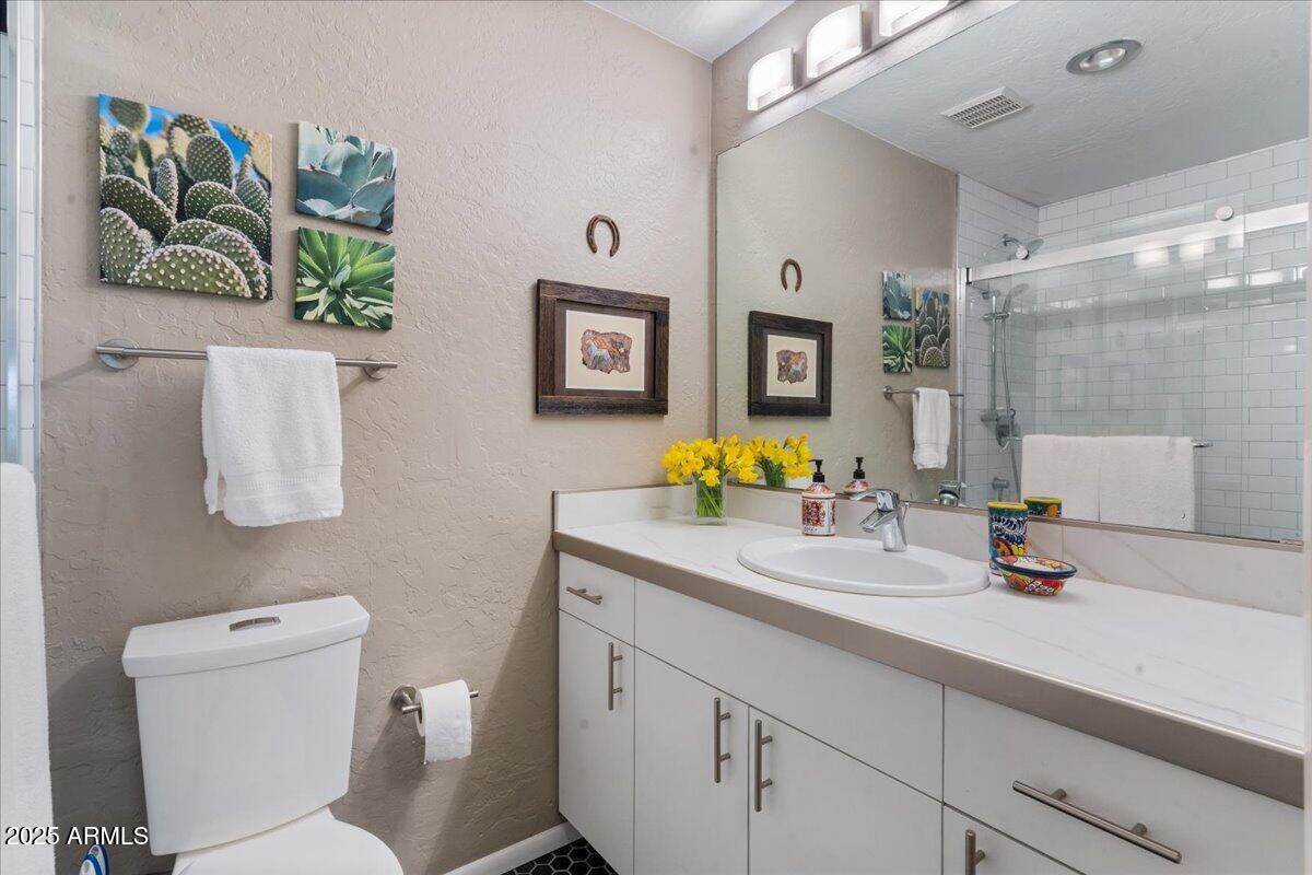 7312 N VIA CAMELLO DEL NORTE Street, 95