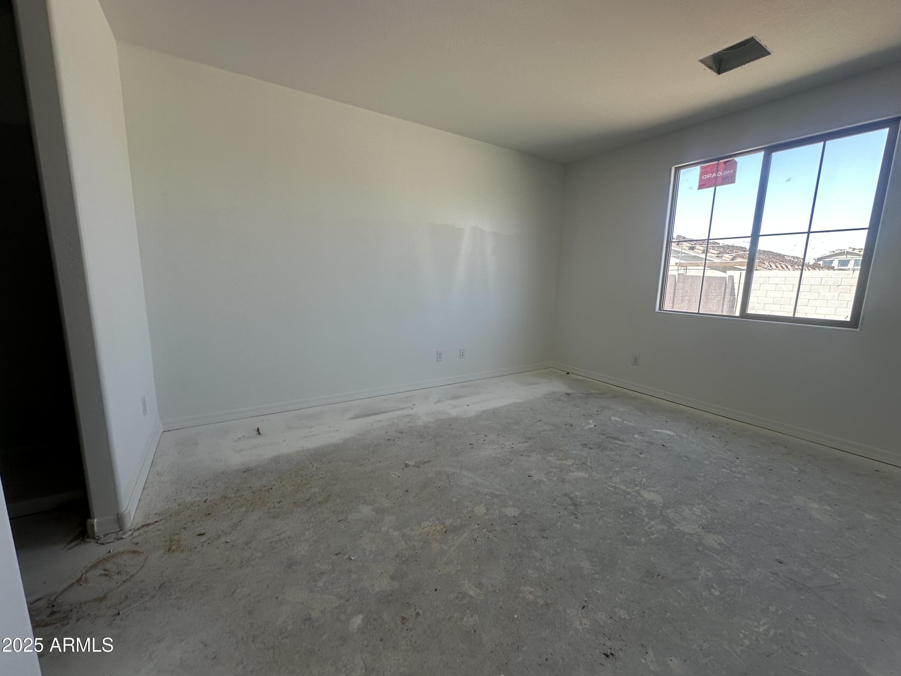 22824 E ROUNDUP Way
