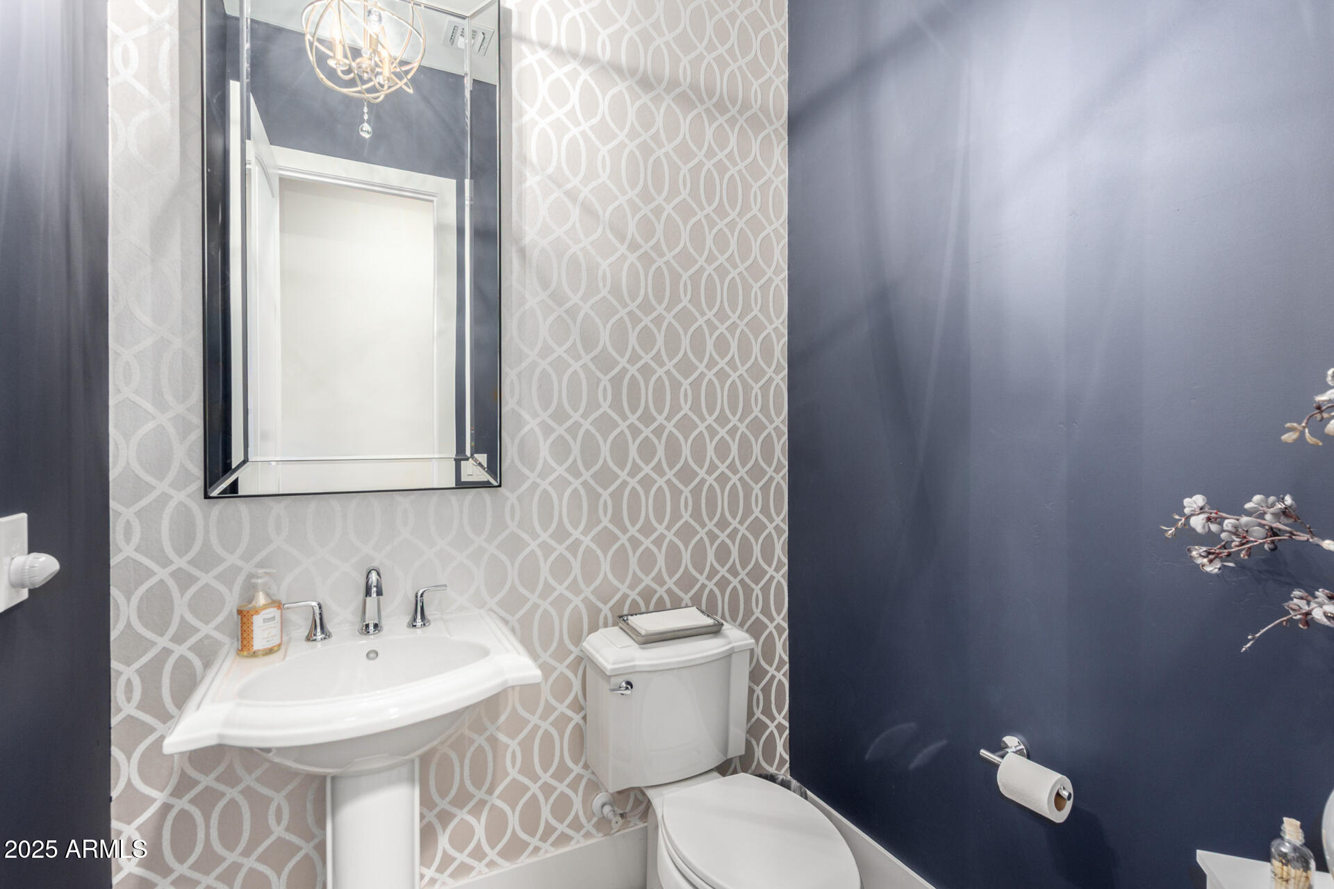 6112 E CALLE DE POMPAS