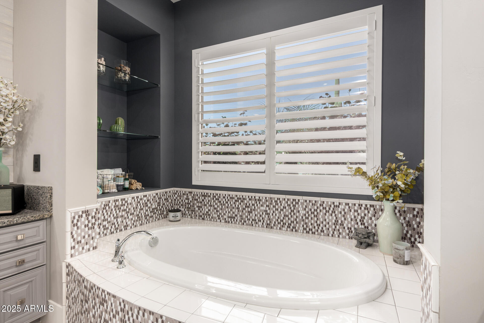 6112 E CALLE DE POMPAS