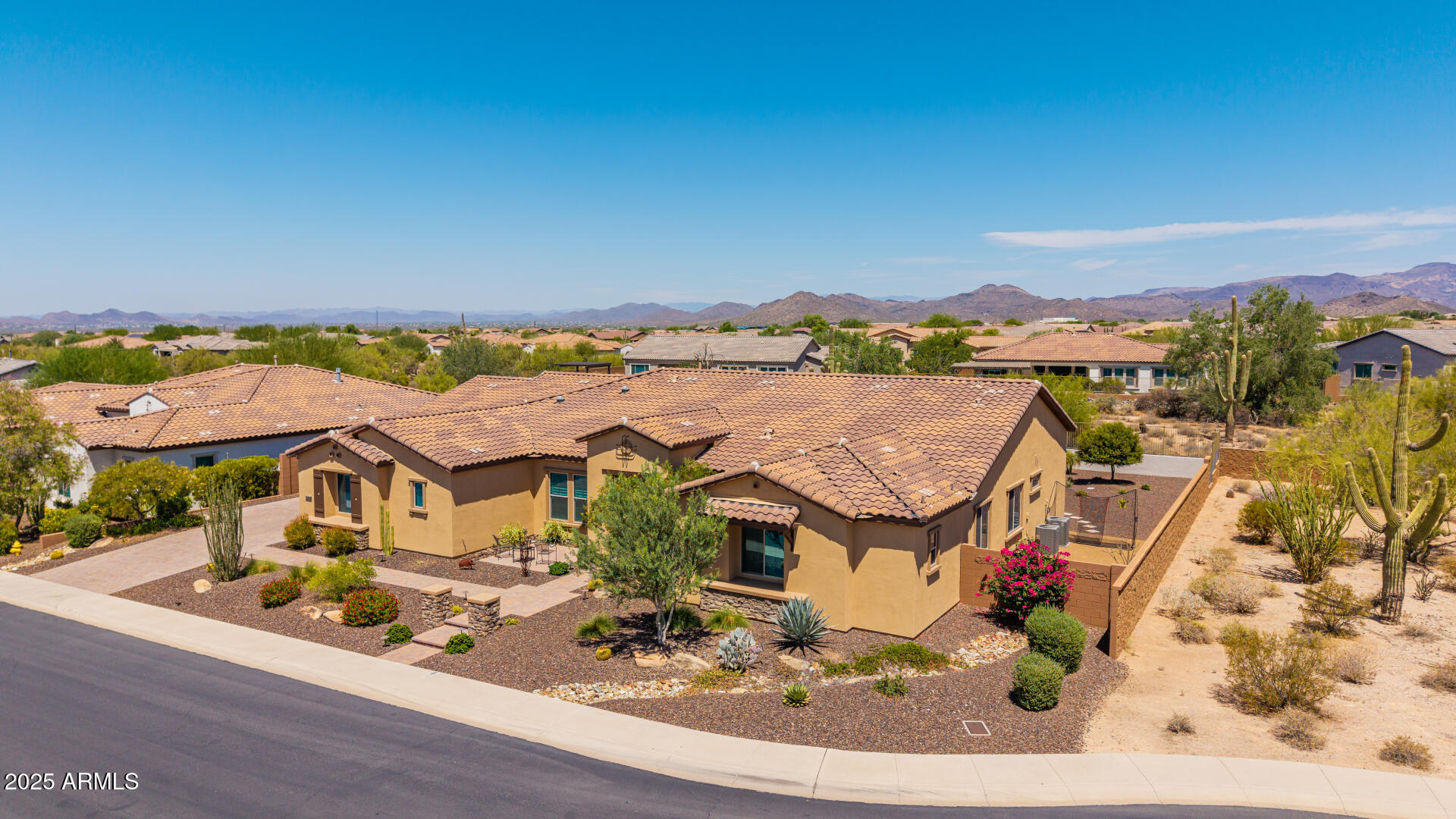 6112 E CALLE DE POMPAS