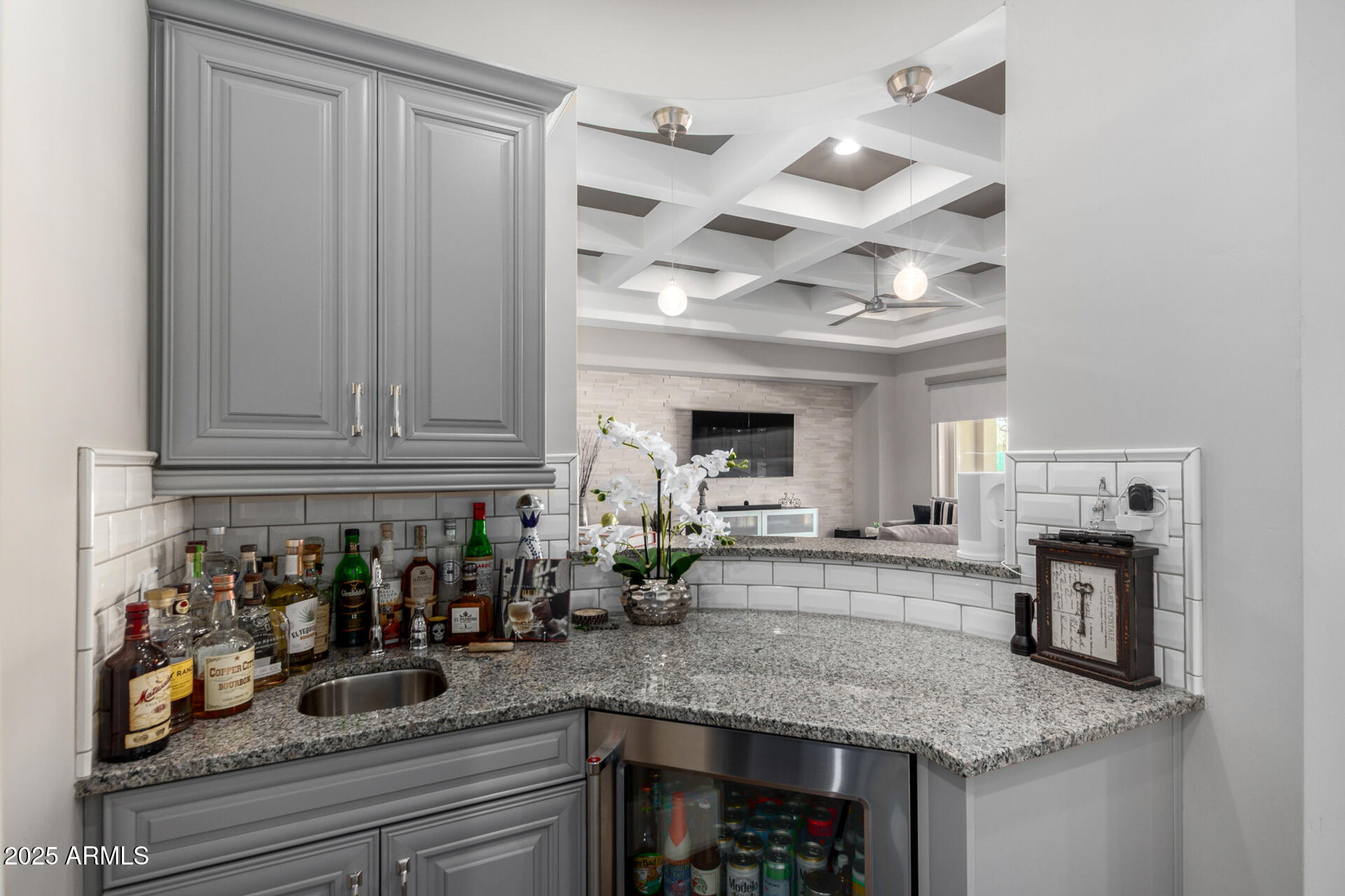 6112 E CALLE DE POMPAS