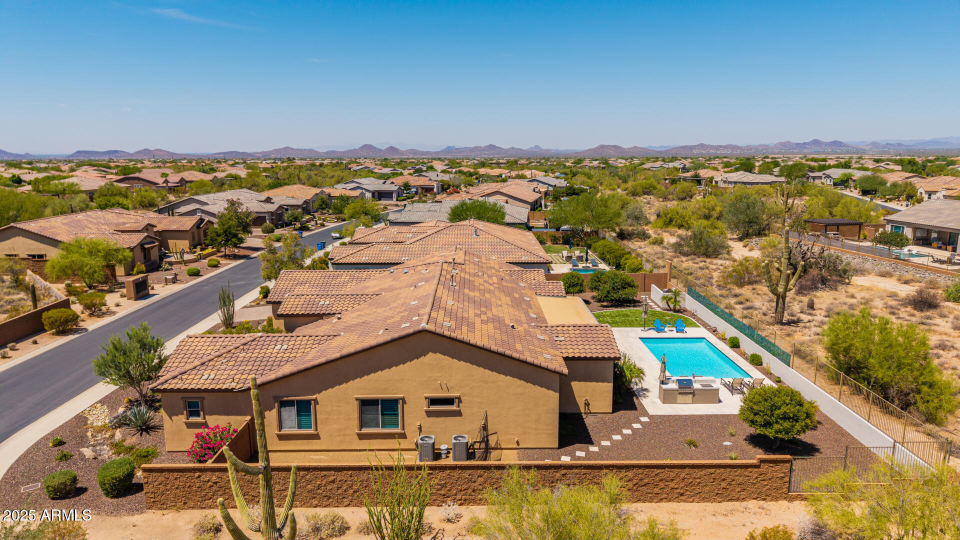 6112 E CALLE DE POMPAS